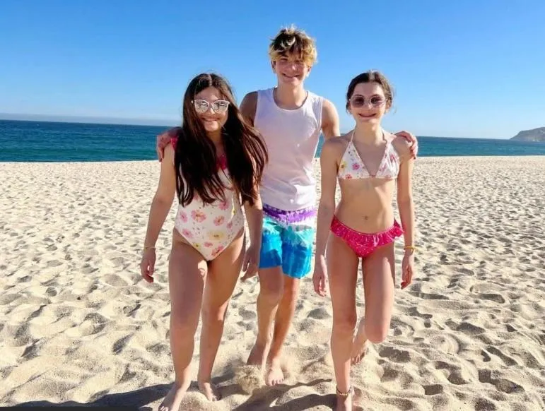 People in Madrid Home 2 min walk to Beach