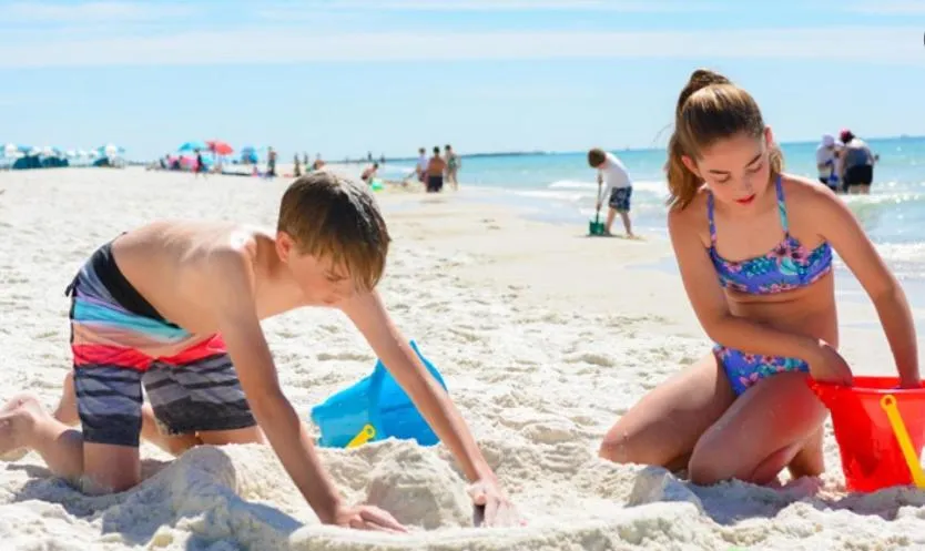 Day in Madrid Home 2 min walk to Beach