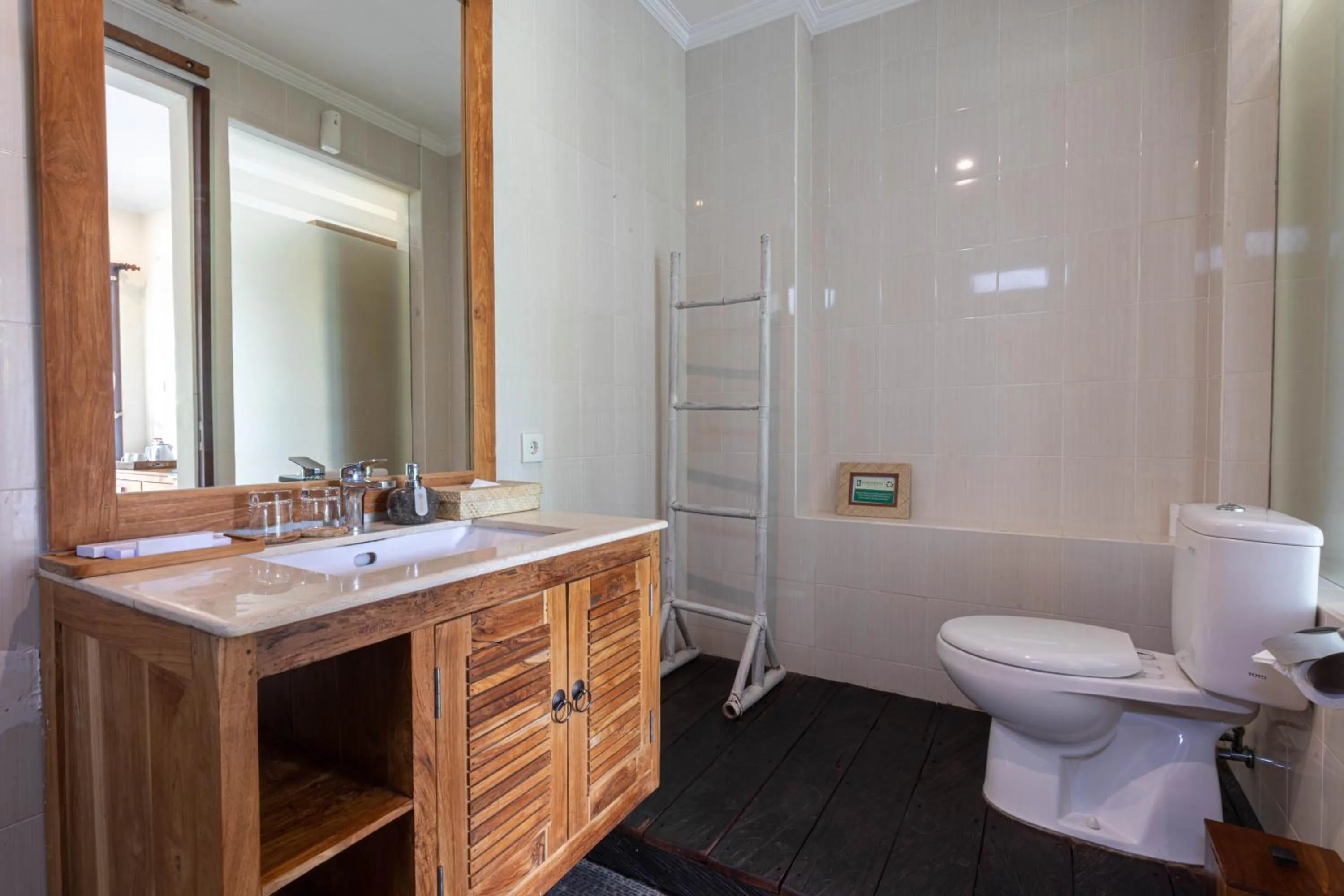 Toilet in Meruhdani Boutique Hotel Ubud