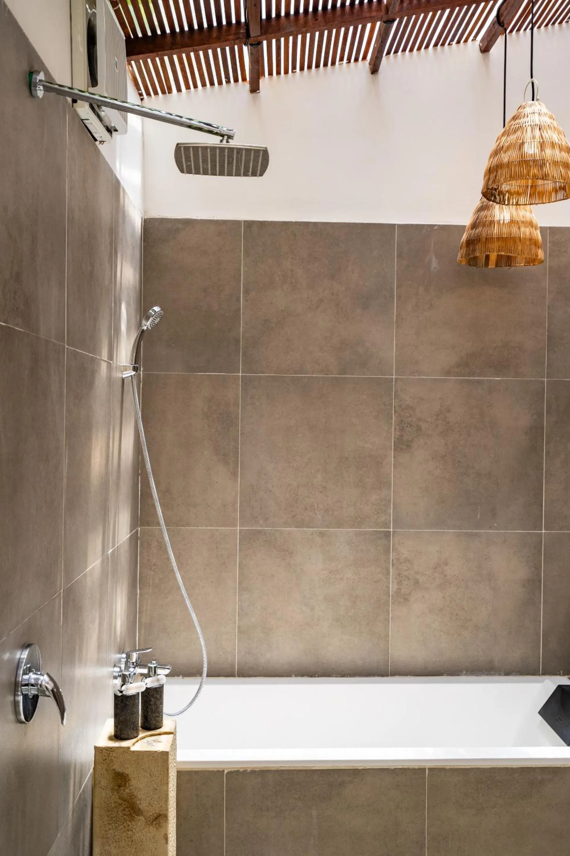 Shower in Meruhdani Boutique Hotel Ubud