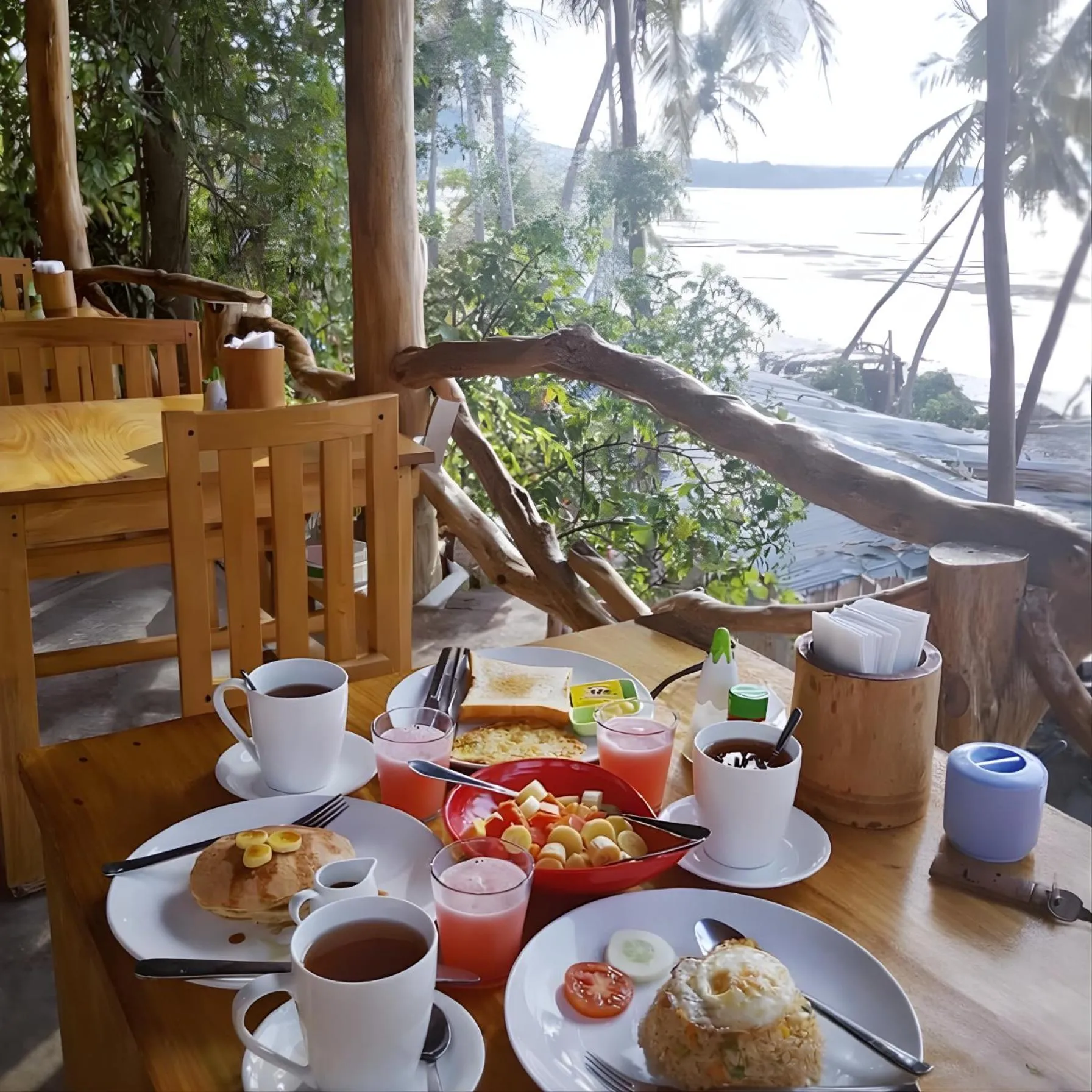 Breakfast in BaraCoco Bungalows