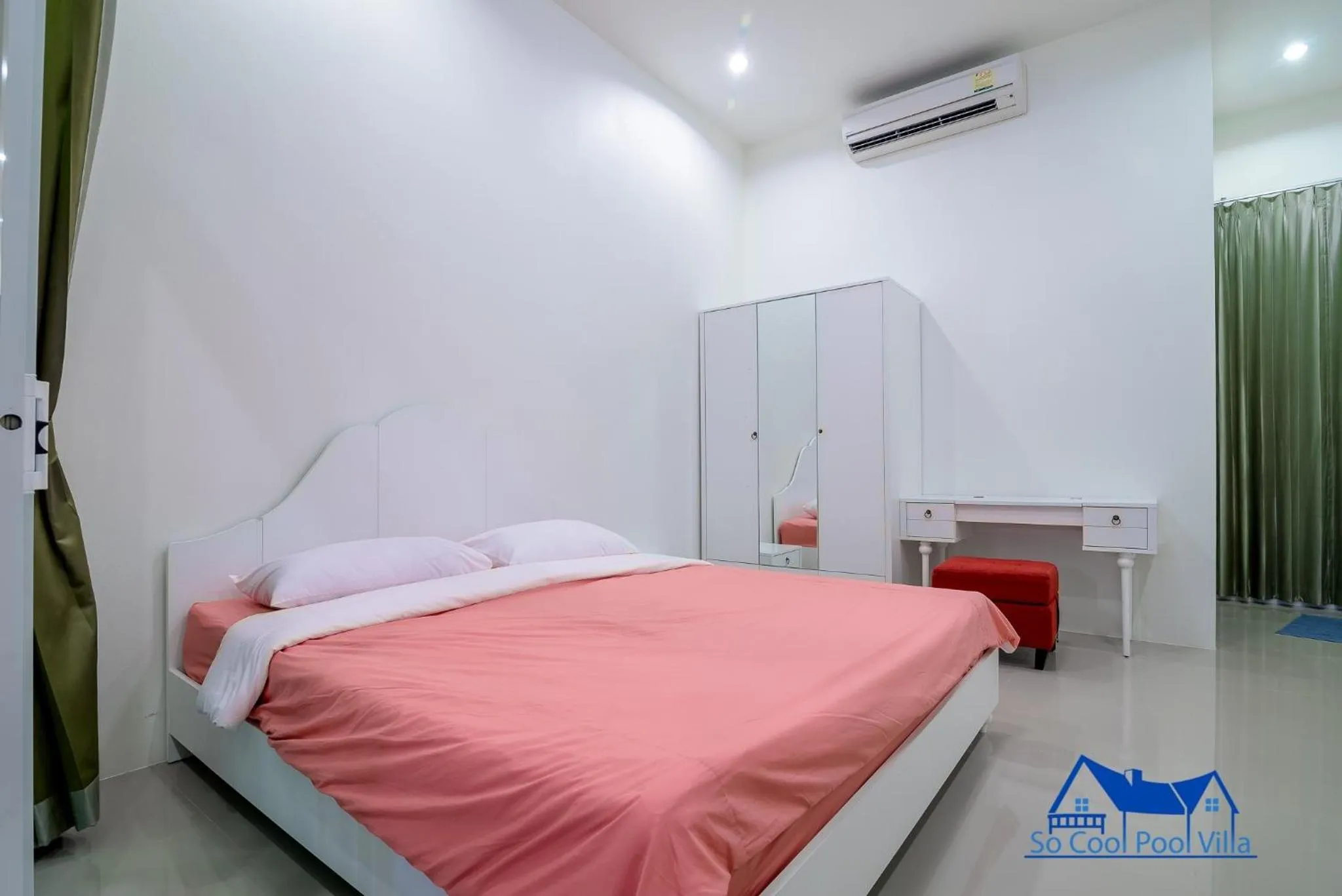 Bedroom in So Cool Pool Villa