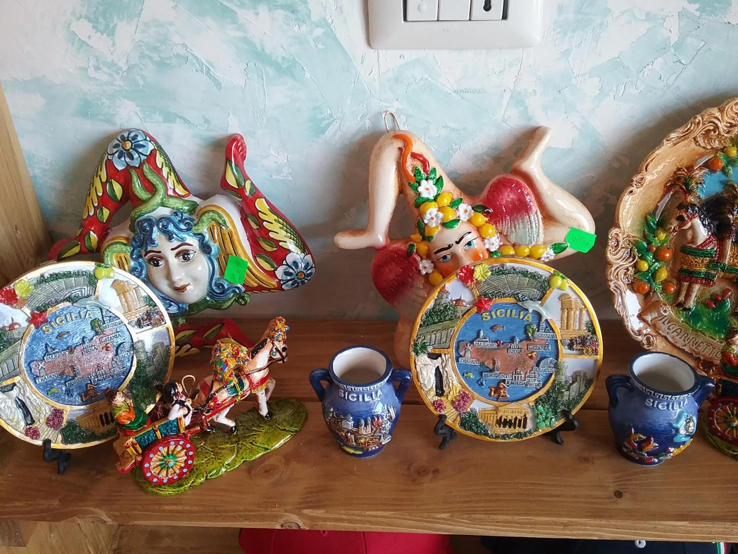 On-site shops in Semu A Mari B&B