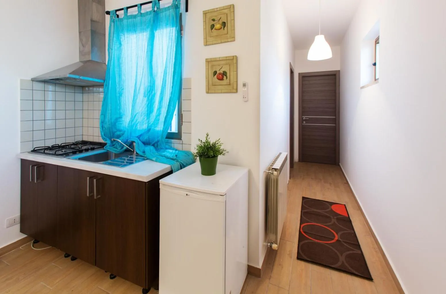 Kitchen or kitchenette in Semu A Mari B&B