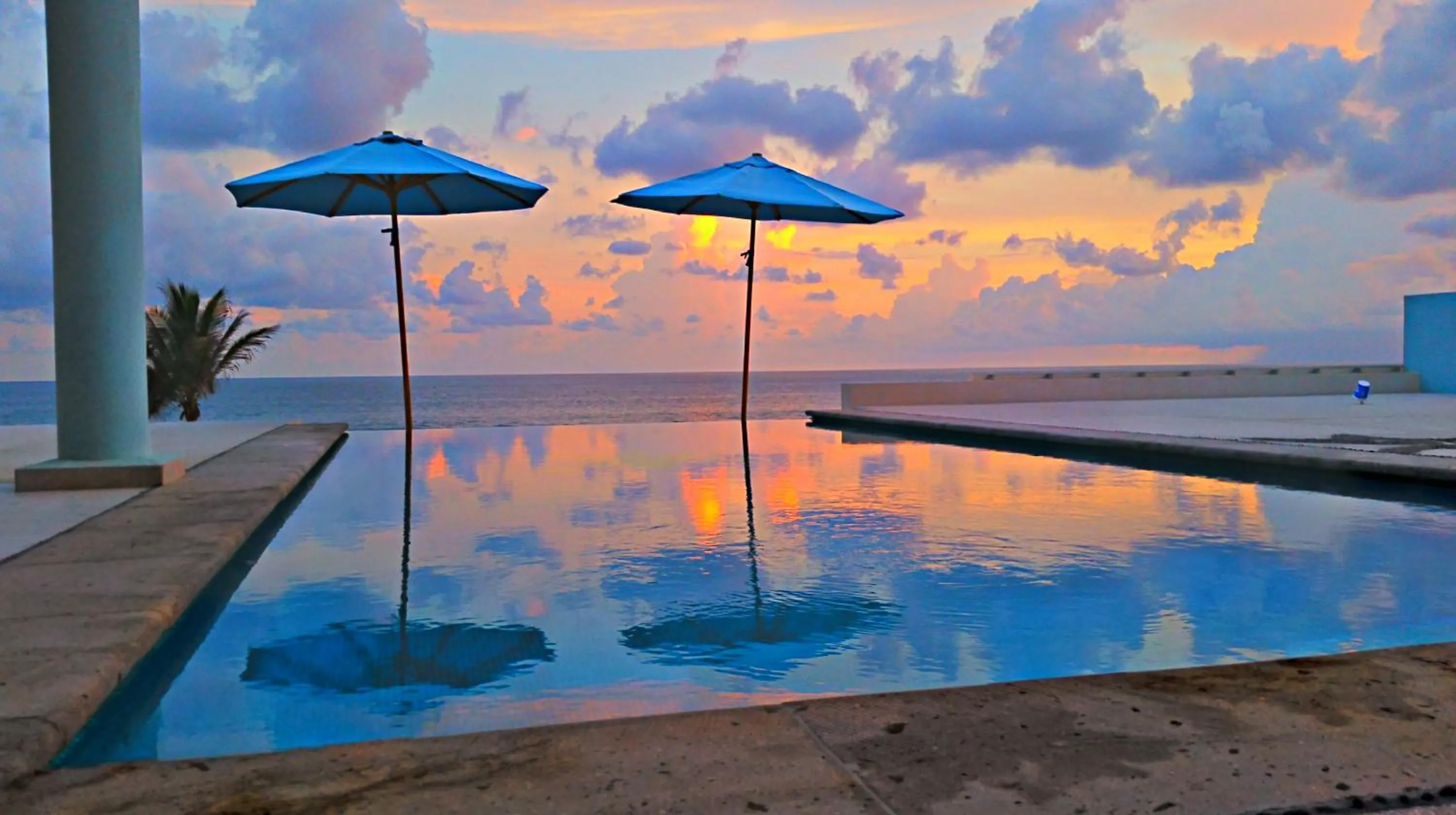 Pool view in Villa Star of the Sea