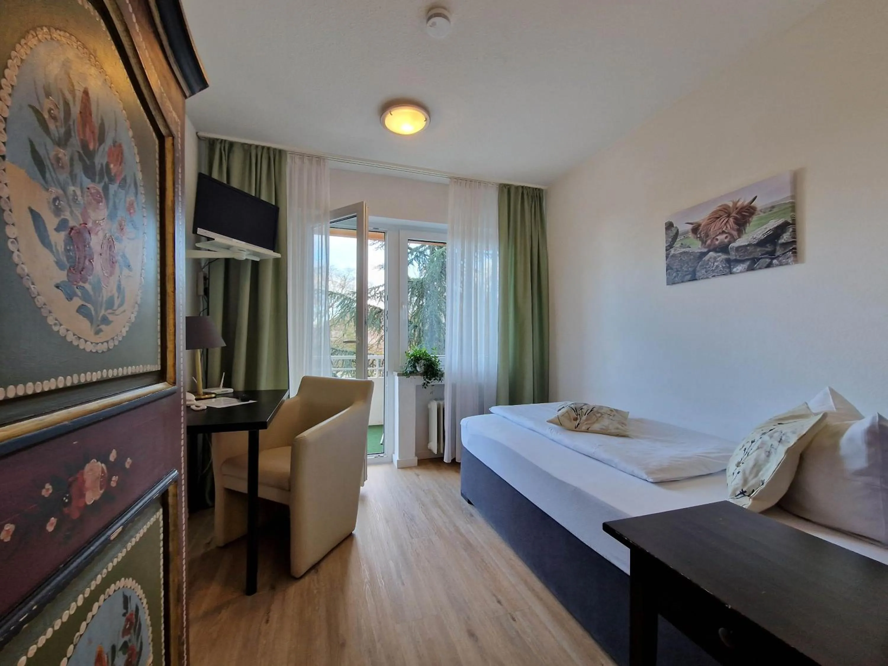 Photo of the whole room, Bed in Apart Hotel Freiburg