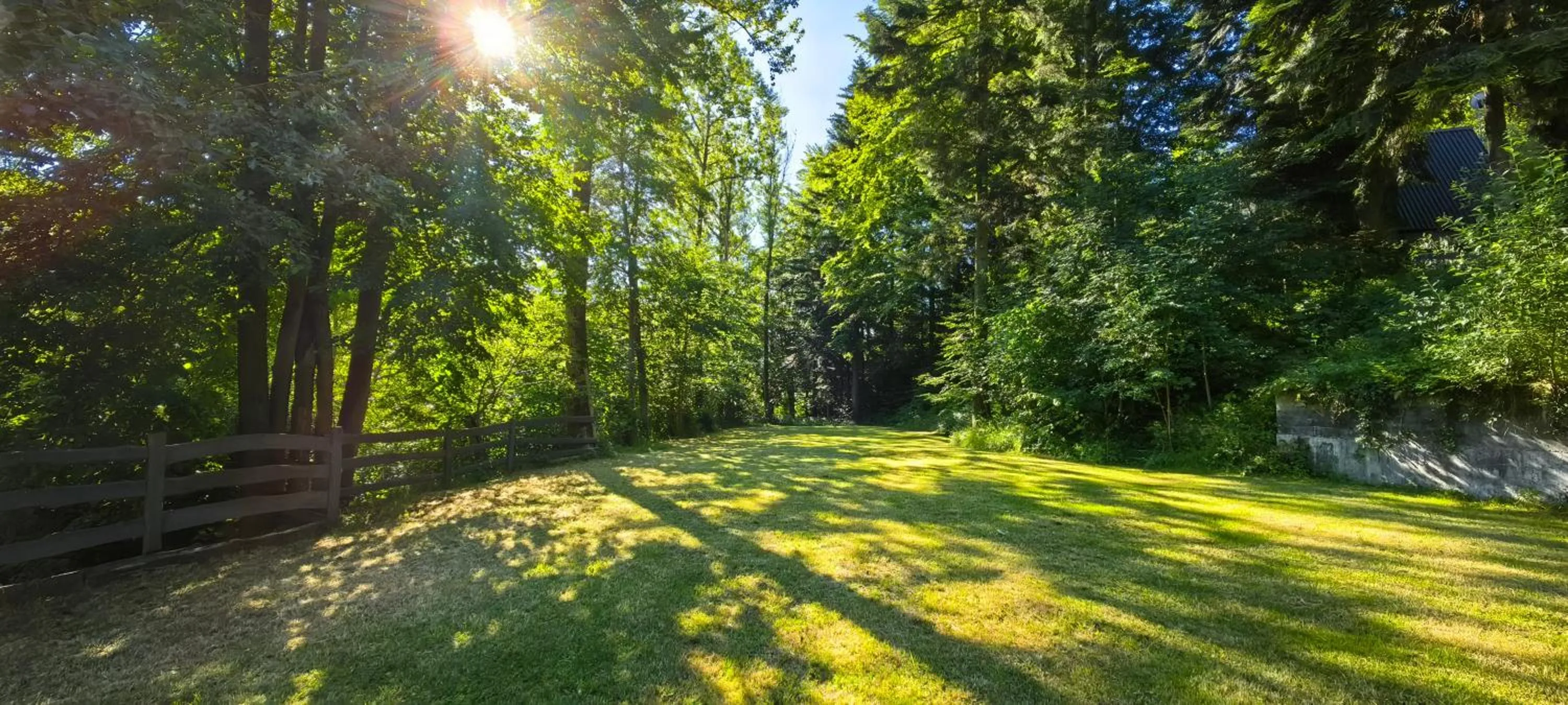 Natural landscape in Osada pod Beskidem- chatki całoroczne