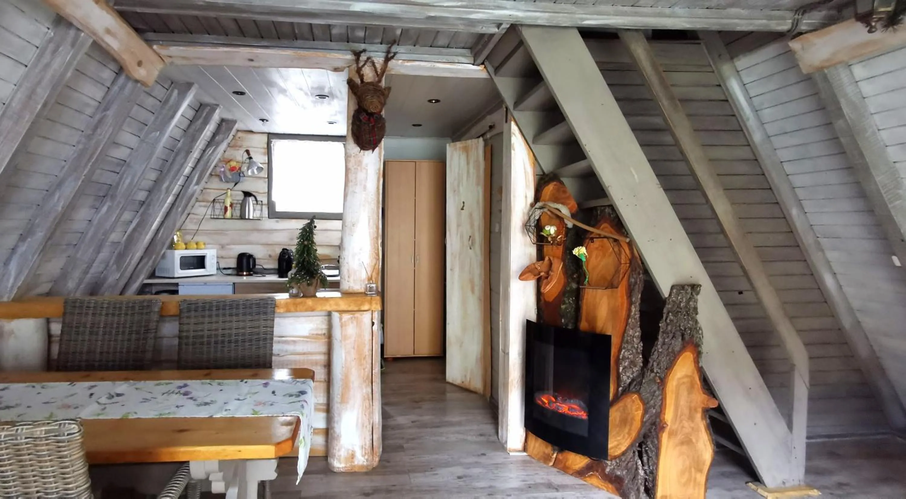 Living room in Osada pod Beskidem- chatki całoroczne