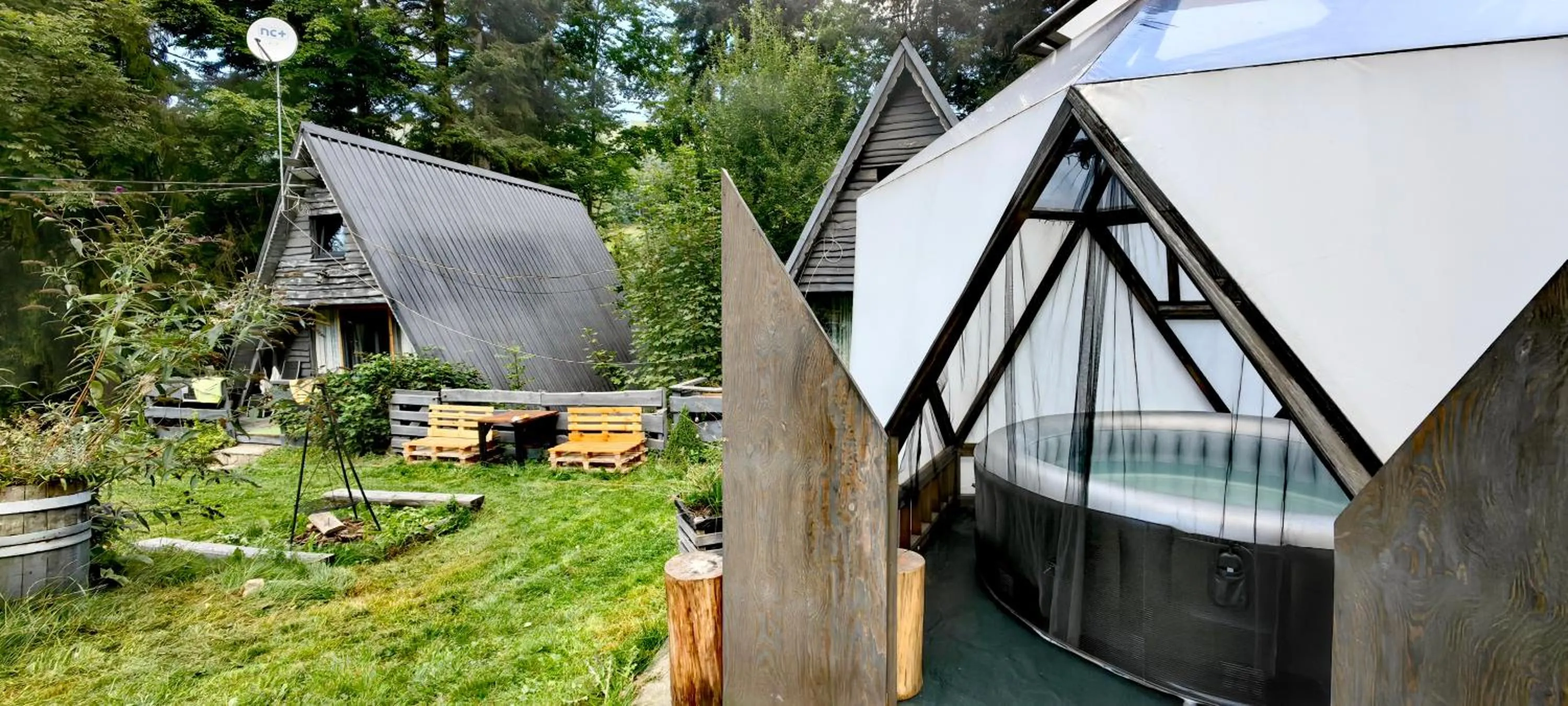 Property building in Osada pod Beskidem- chatki całoroczne