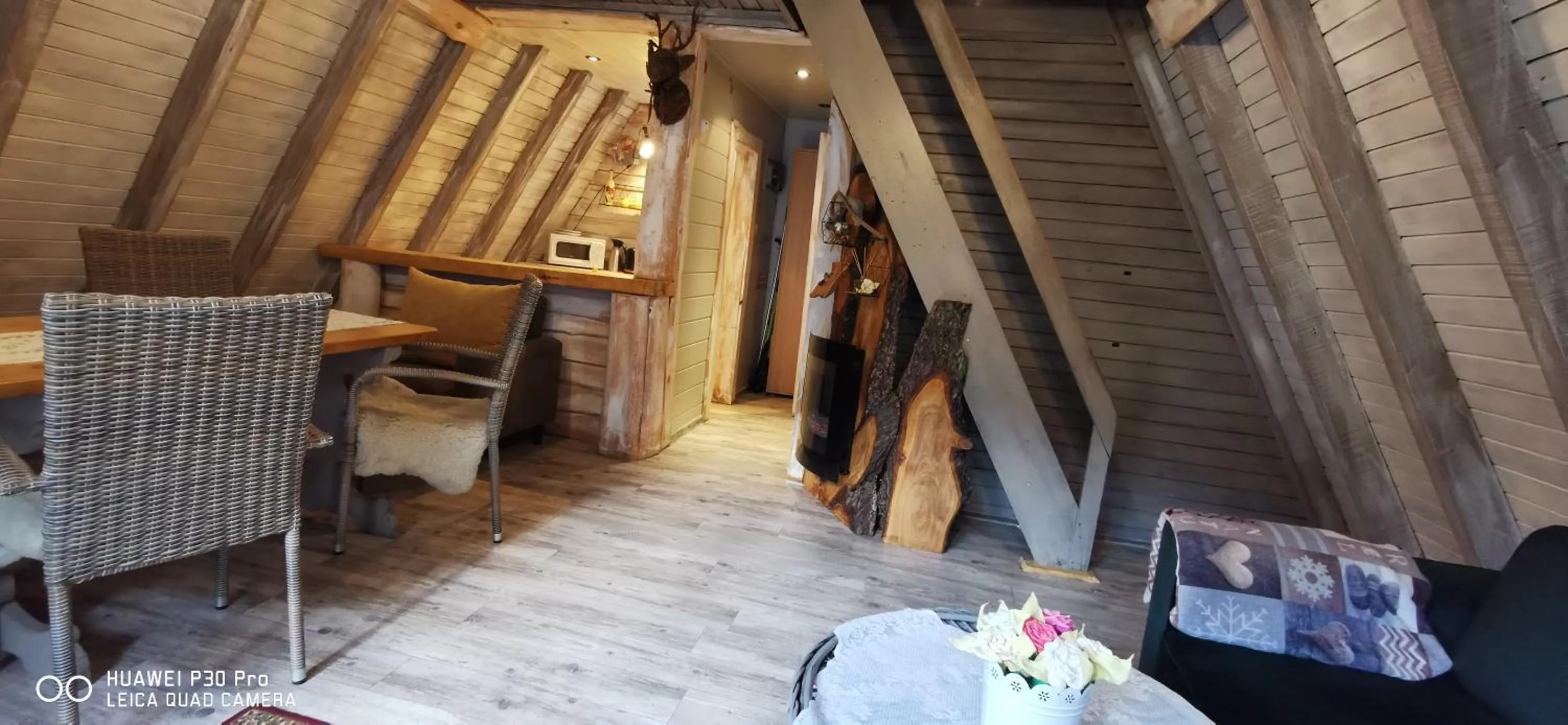 Living room in Osada pod Beskidem- chatki całoroczne