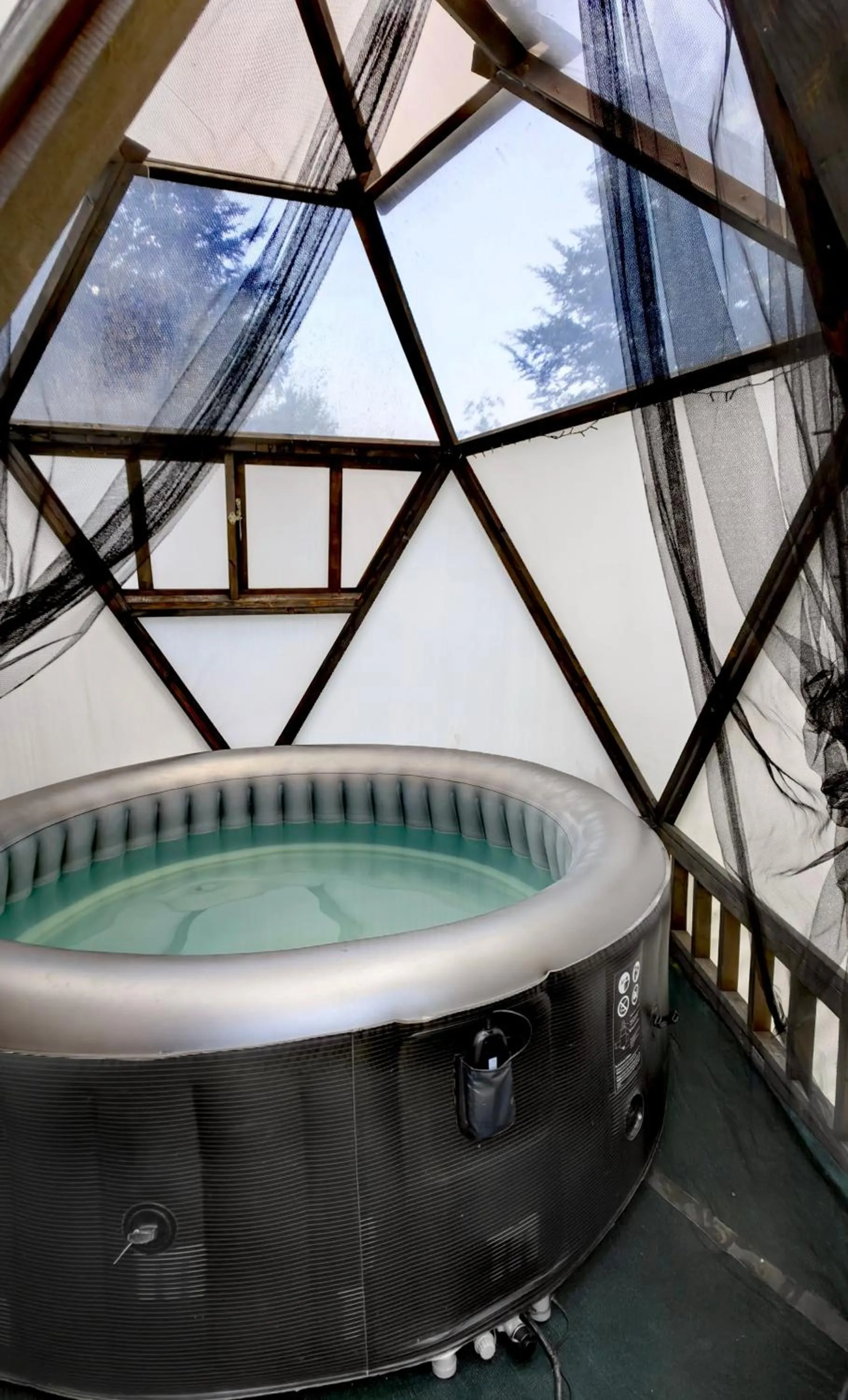 Swimming pool in Osada pod Beskidem- chatki całoroczne