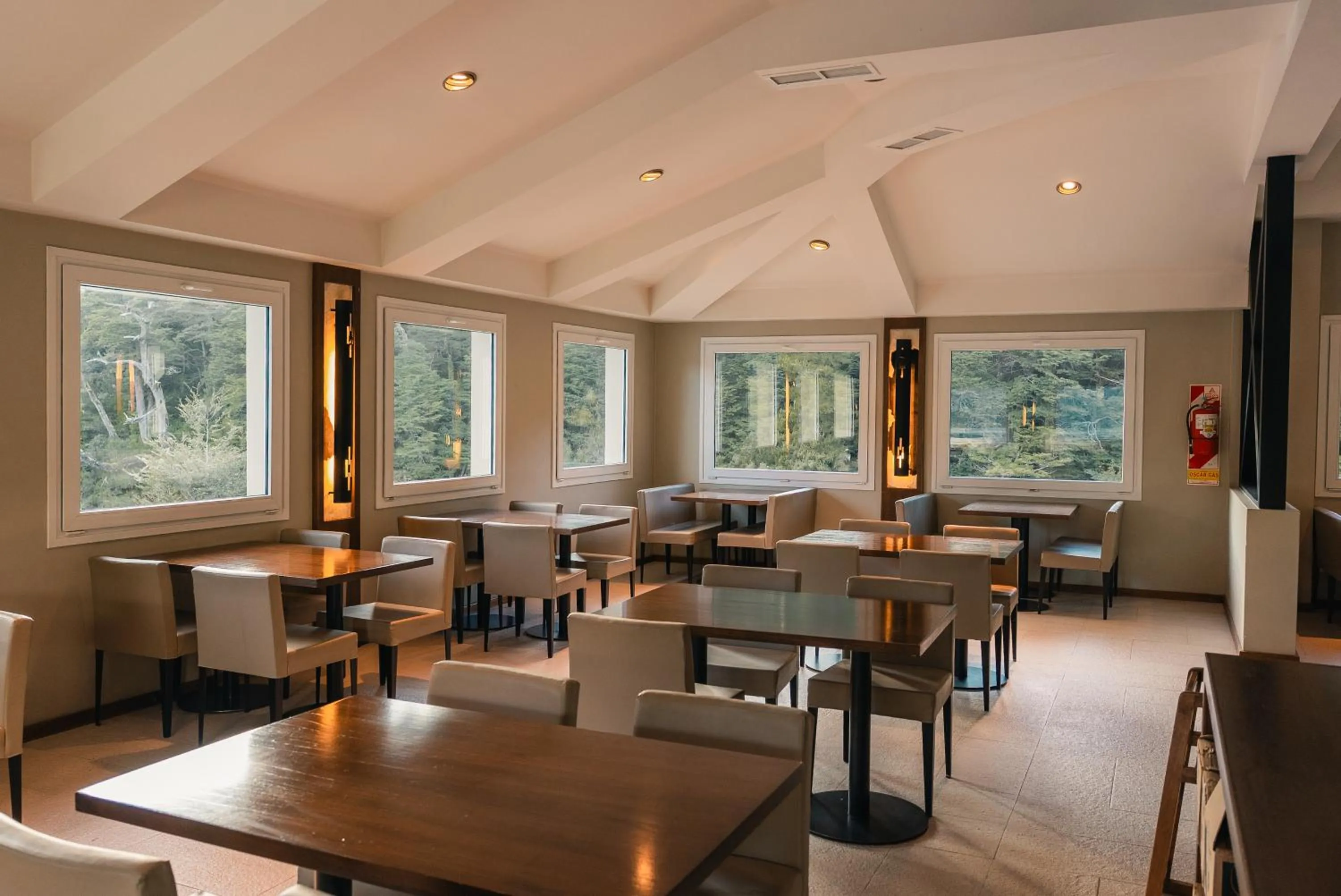 Restaurant/places to eat in Hotel Puerto Blest