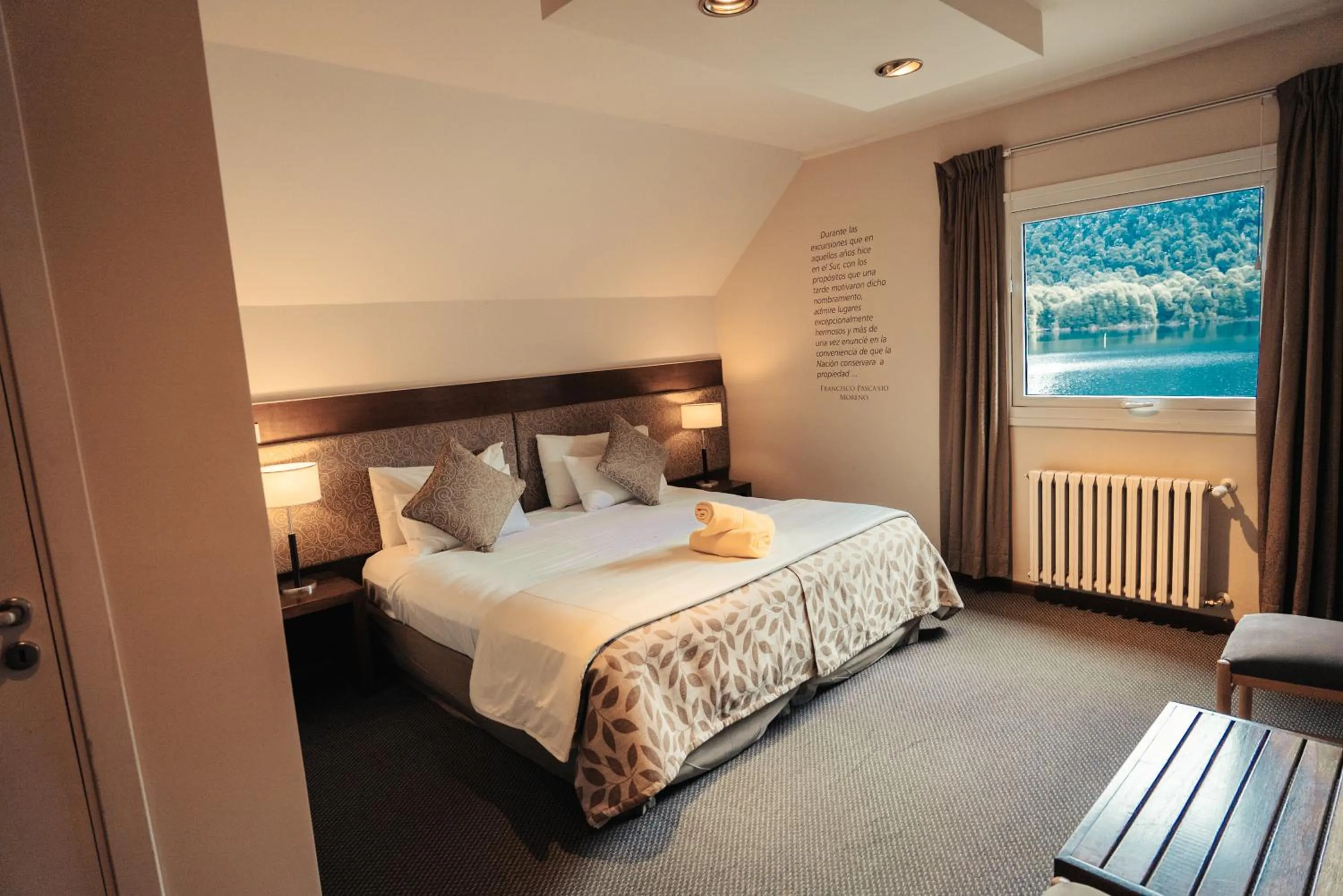 Bedroom, Bed in Hotel Puerto Blest