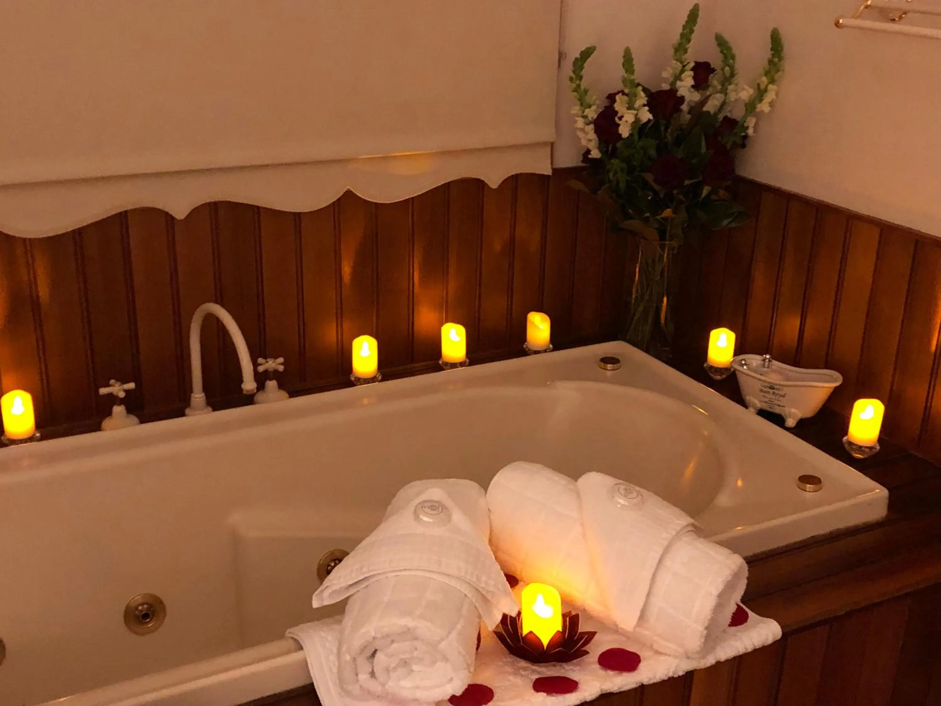 Bath in Mountain Lodge