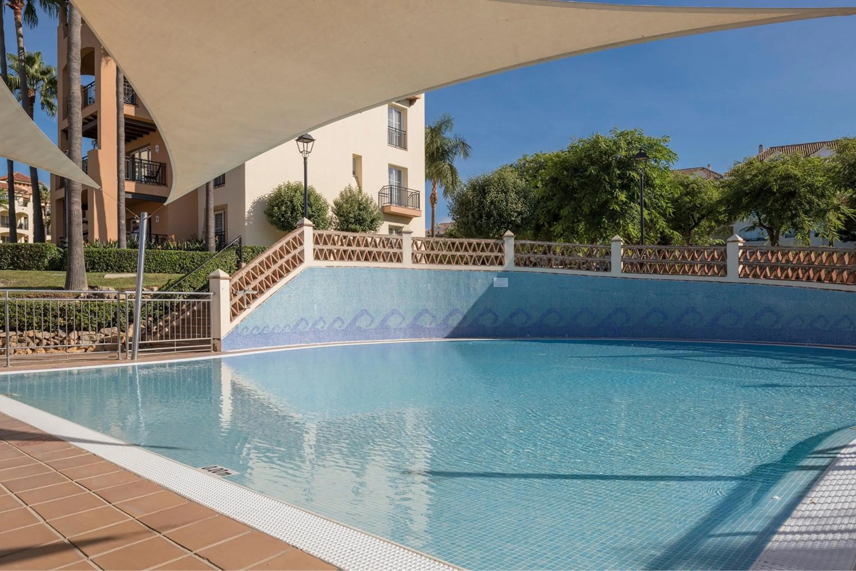 Swimming pool in Marriott's Marbella Beach Resort
