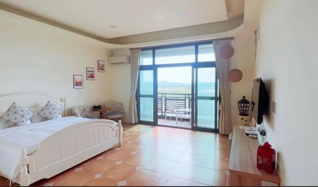 Bed in Sun Shine B&B