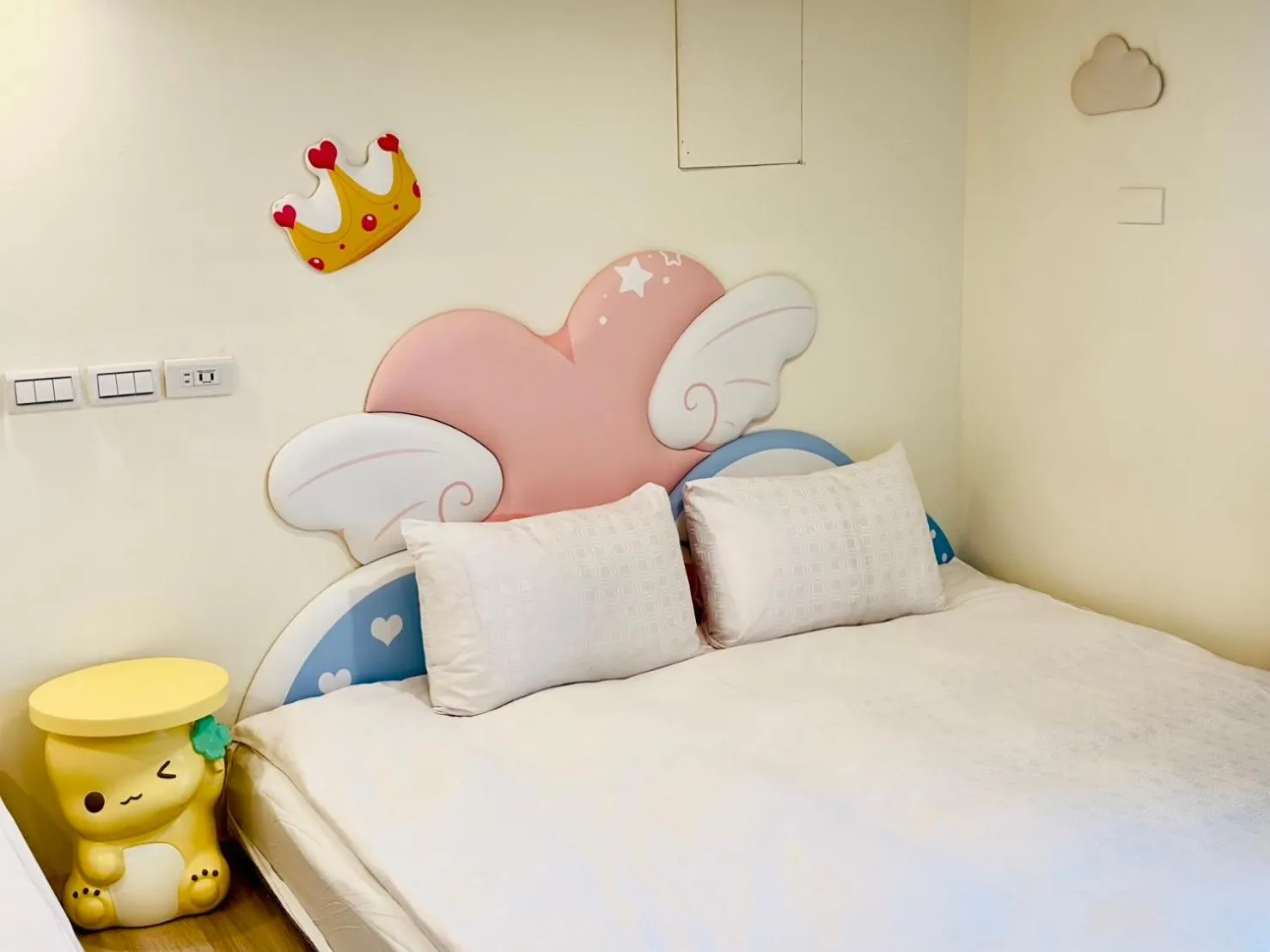 Bed in Sun Shine B&B