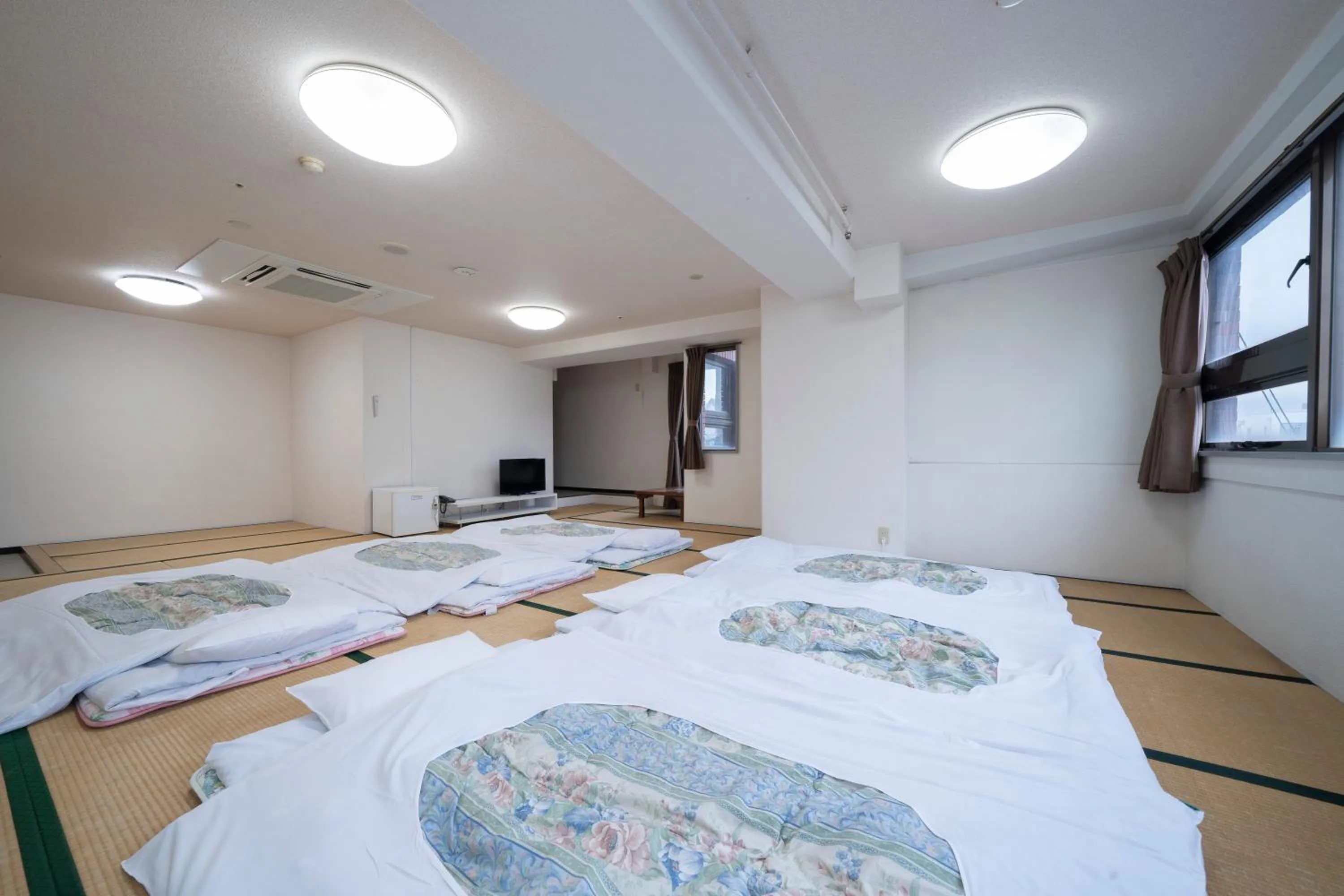 Photo of the whole room, Bed in HOTEL CITY INN WAKAYAMA Wakayama-Ekimae