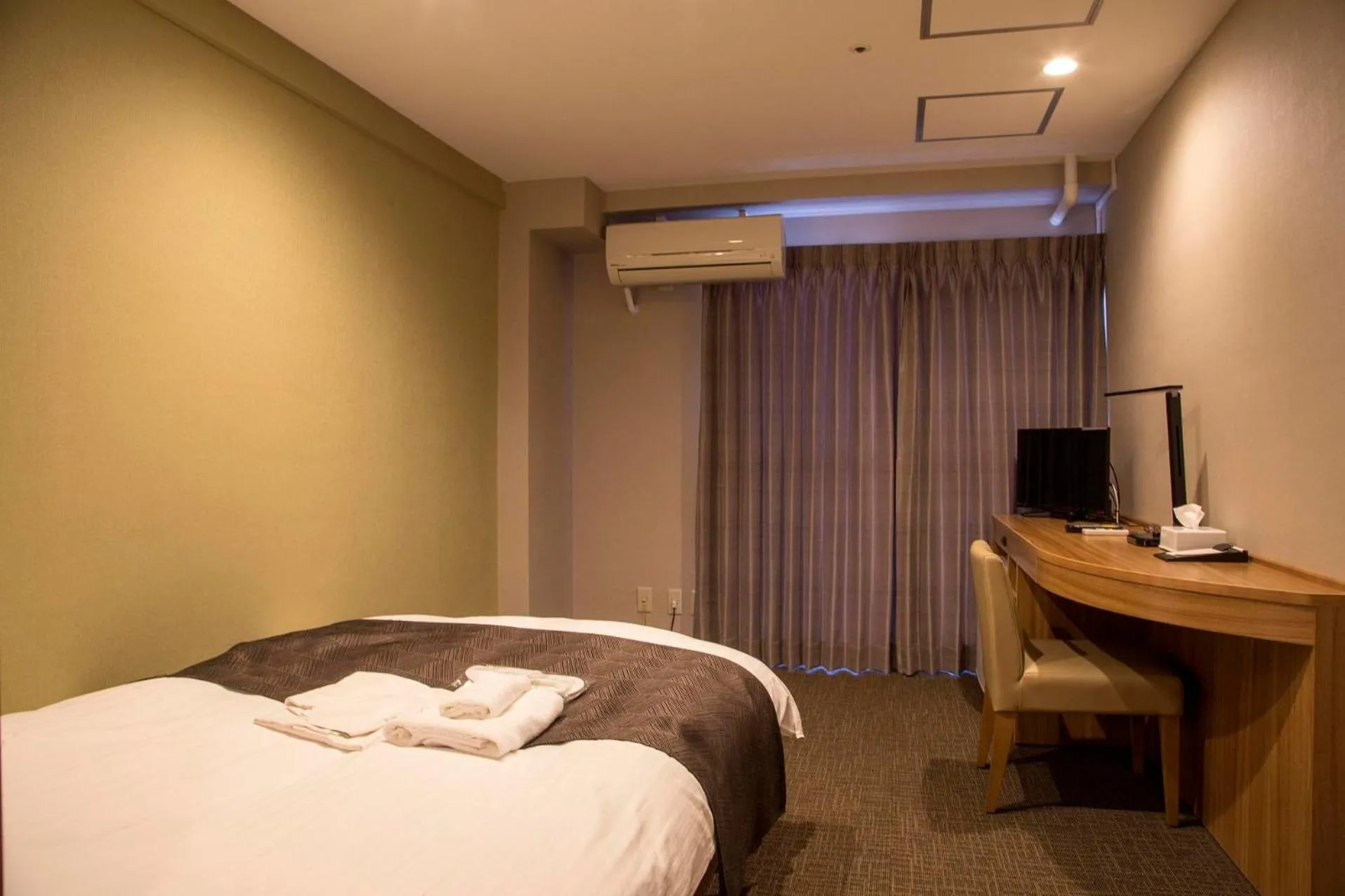 Photo of the whole room, Bed in HOTEL CITY INN WAKAYAMA Wakayama-Ekimae