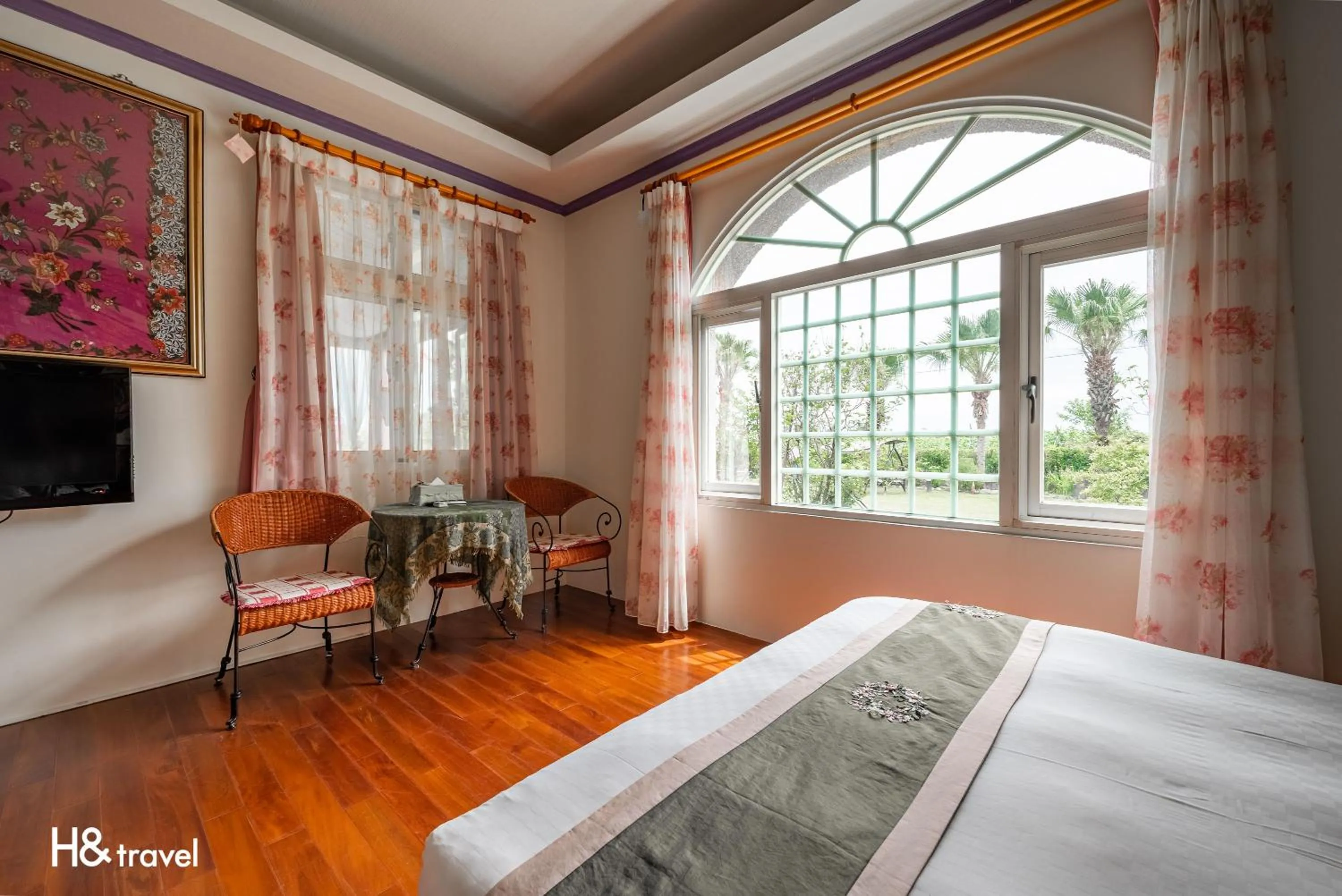 Seating area, Bed in Shan Tyi Homestay