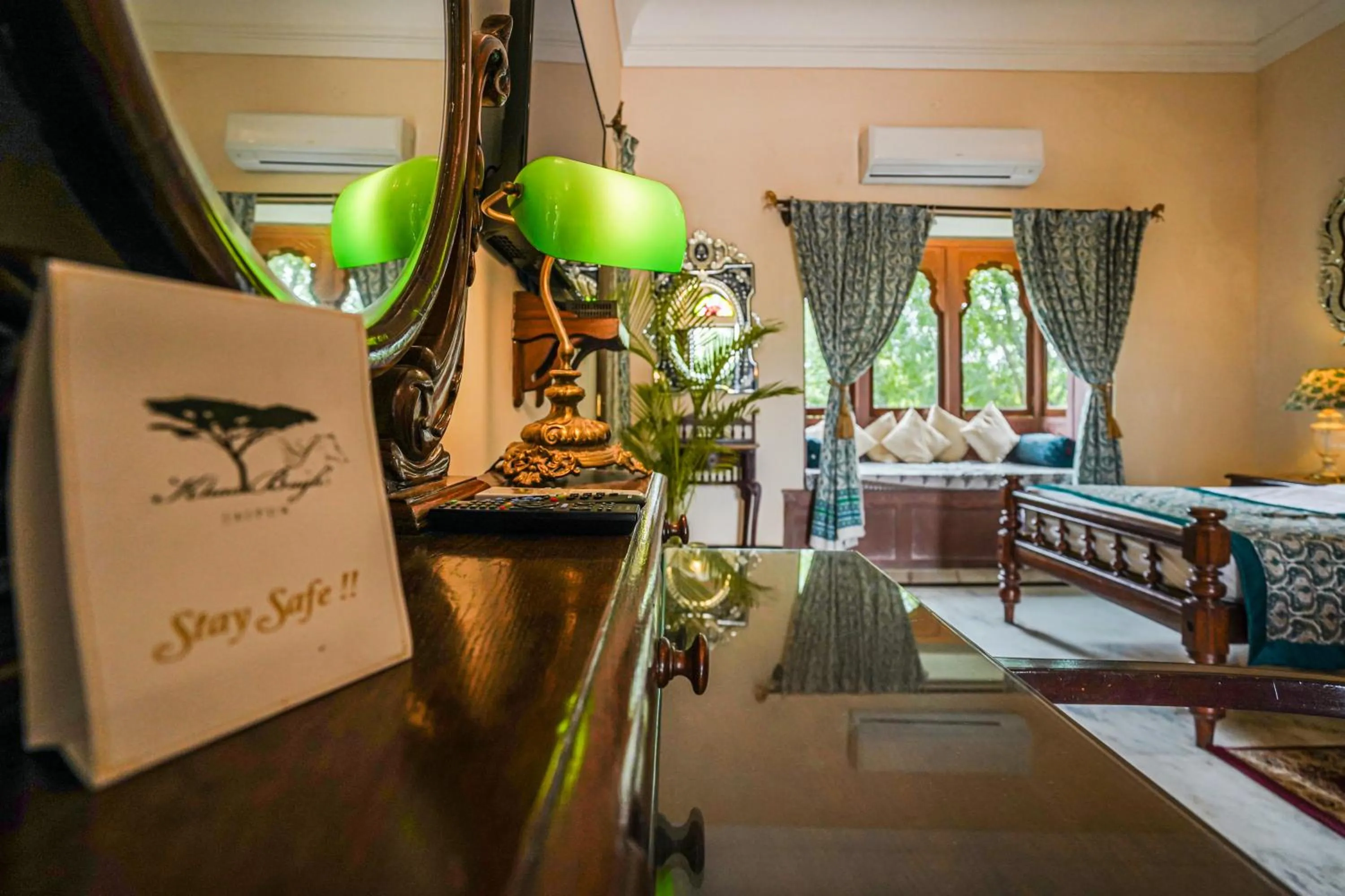 Photo of the whole room, Bed in Khas Bagh