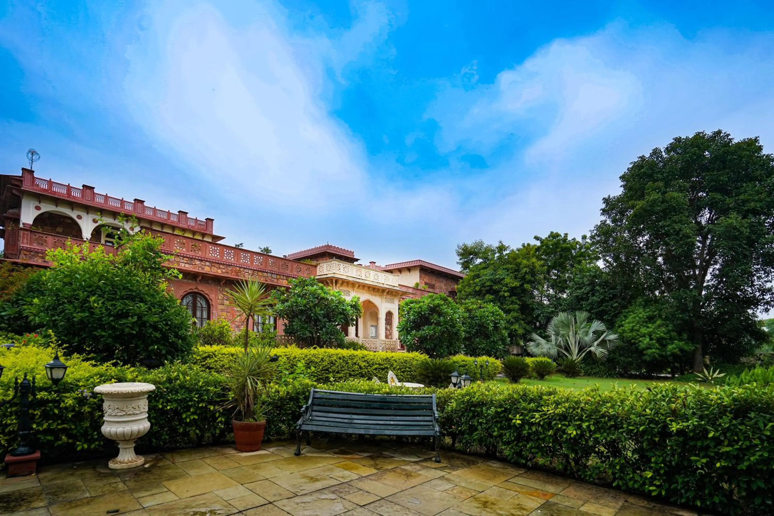 Property building in Khas Bagh