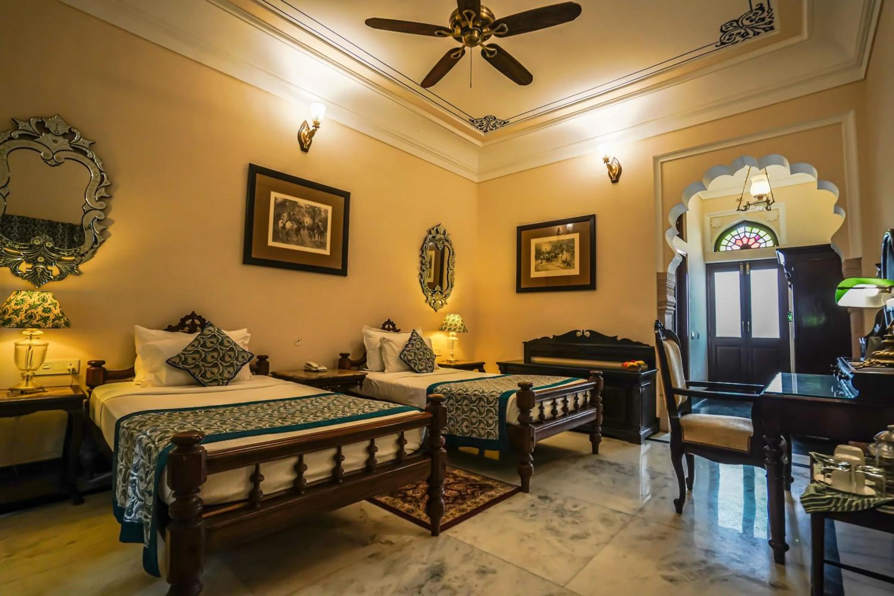 Photo of the whole room in Khas Bagh