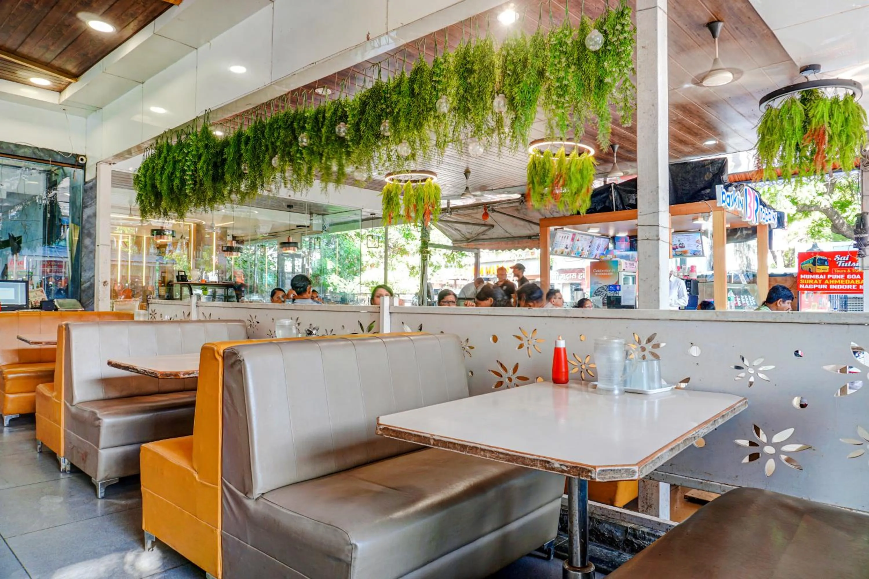 Restaurant/places to eat in Via Tulsi Park