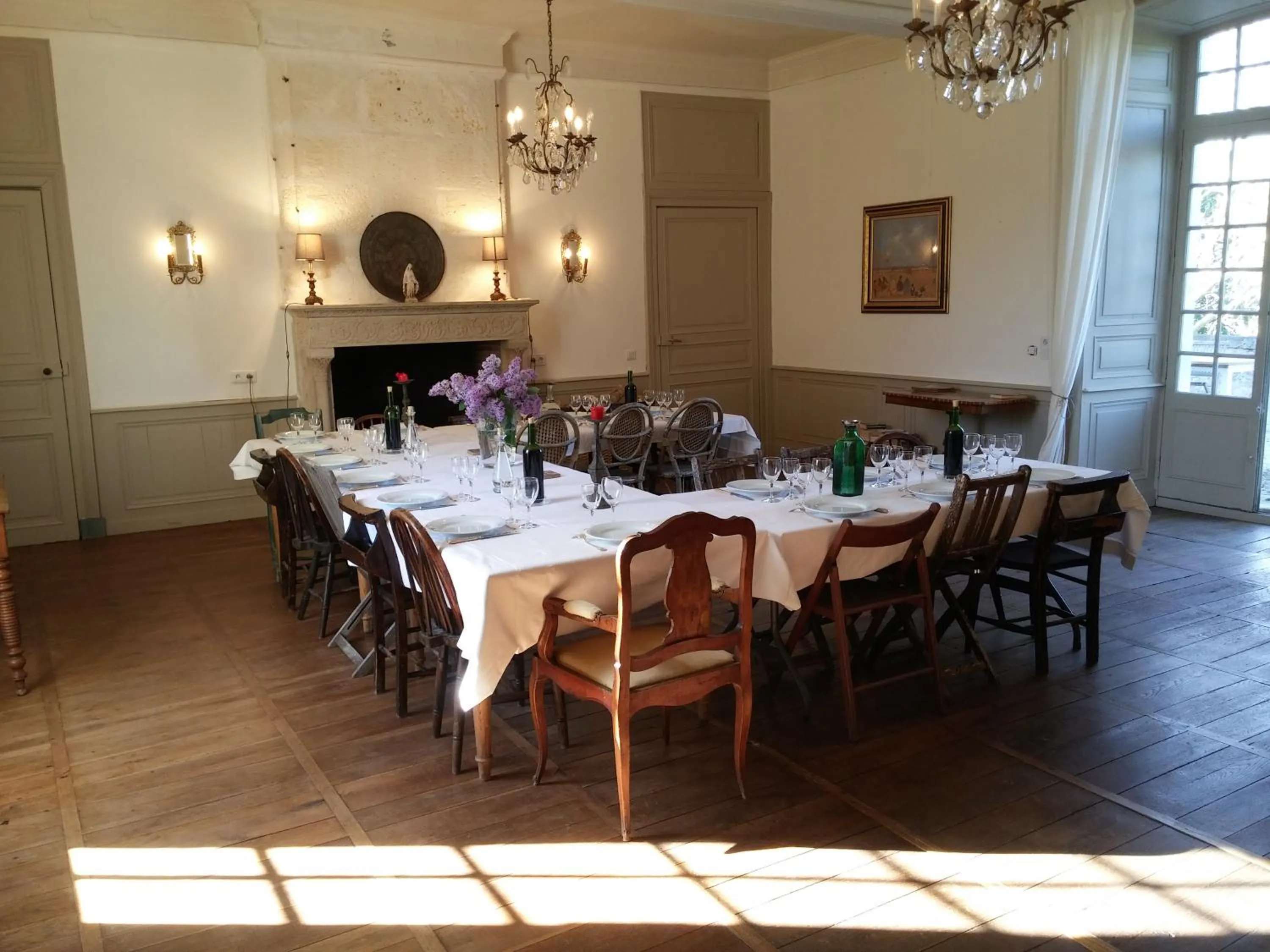 Restaurant/places to eat in Château de La Combe