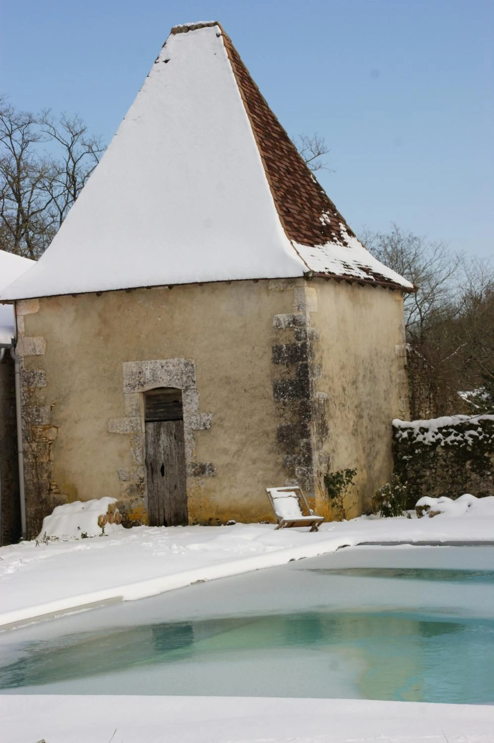 Swimming pool in Château de La Combe