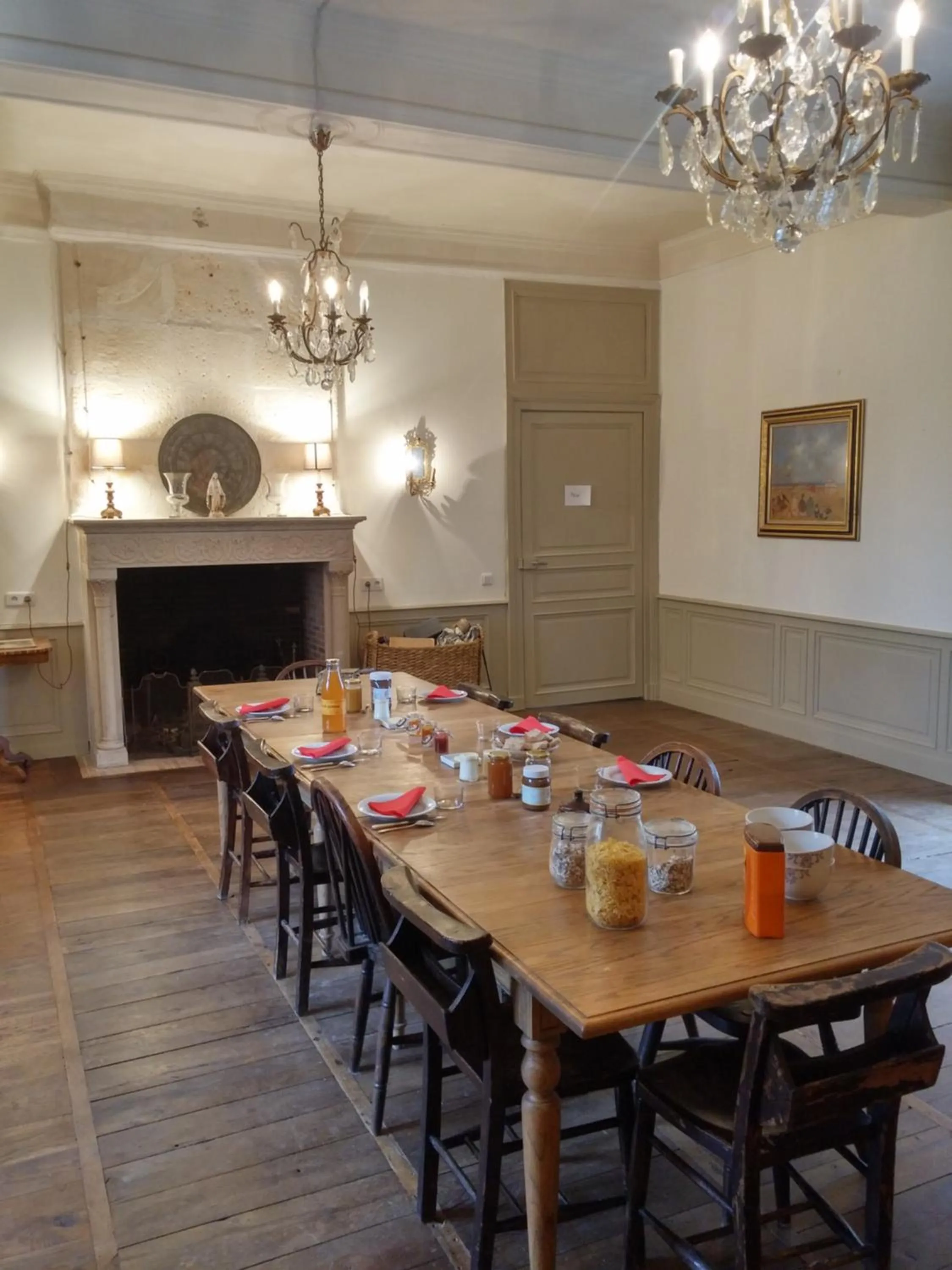 Restaurant/places to eat in Château de La Combe