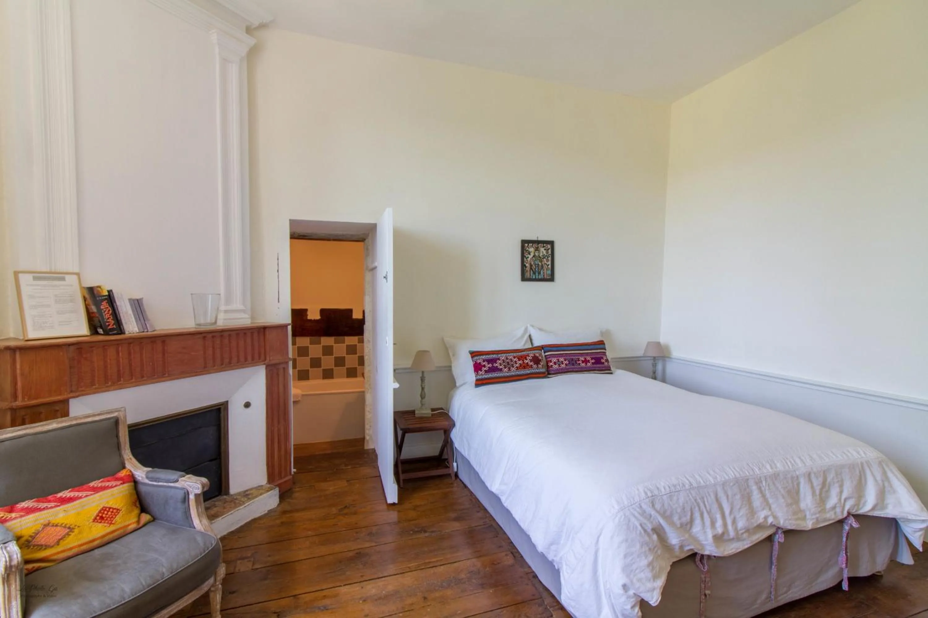 Photo of the whole room in Château de La Combe