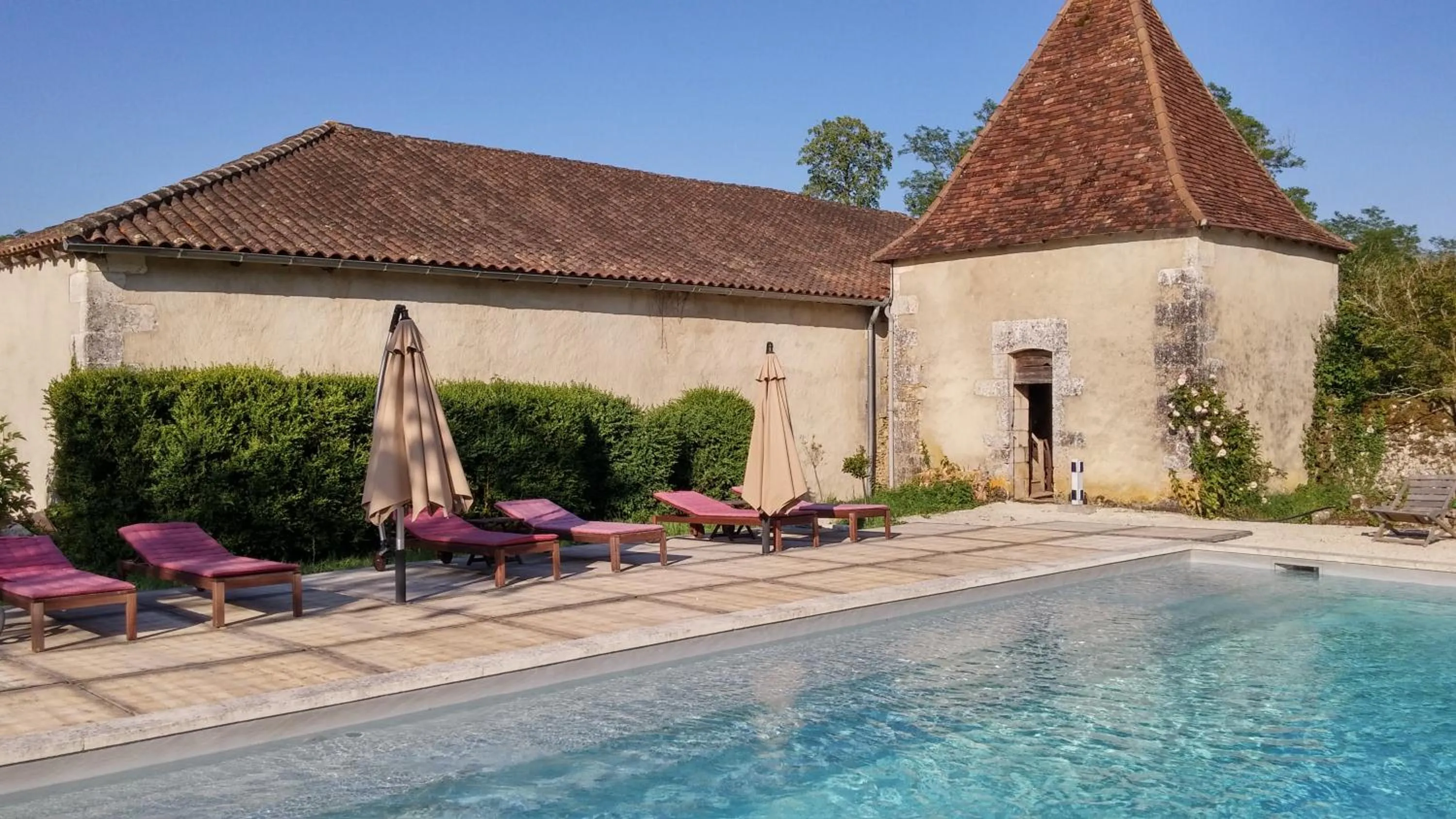 Swimming pool in Château de La Combe