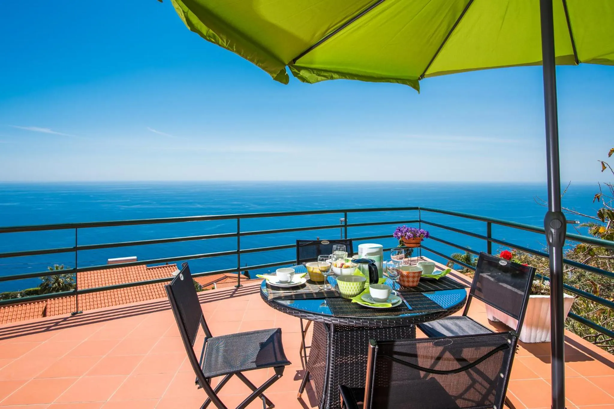 Balcony/Terrace in Vivenda da Esquina - by LovelyStay