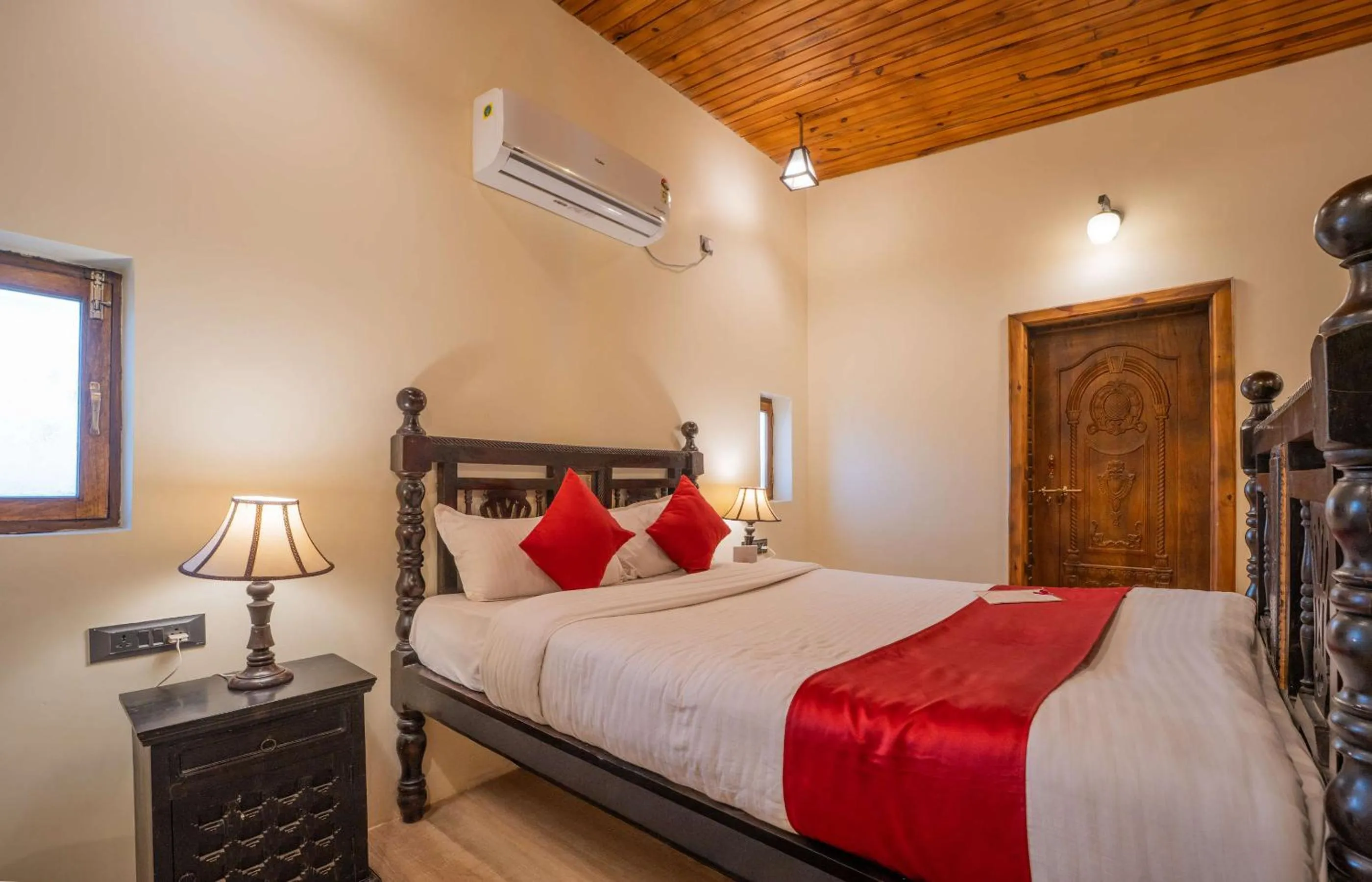 Bedroom, Bed in Hotel Shahi Palace Mandawa