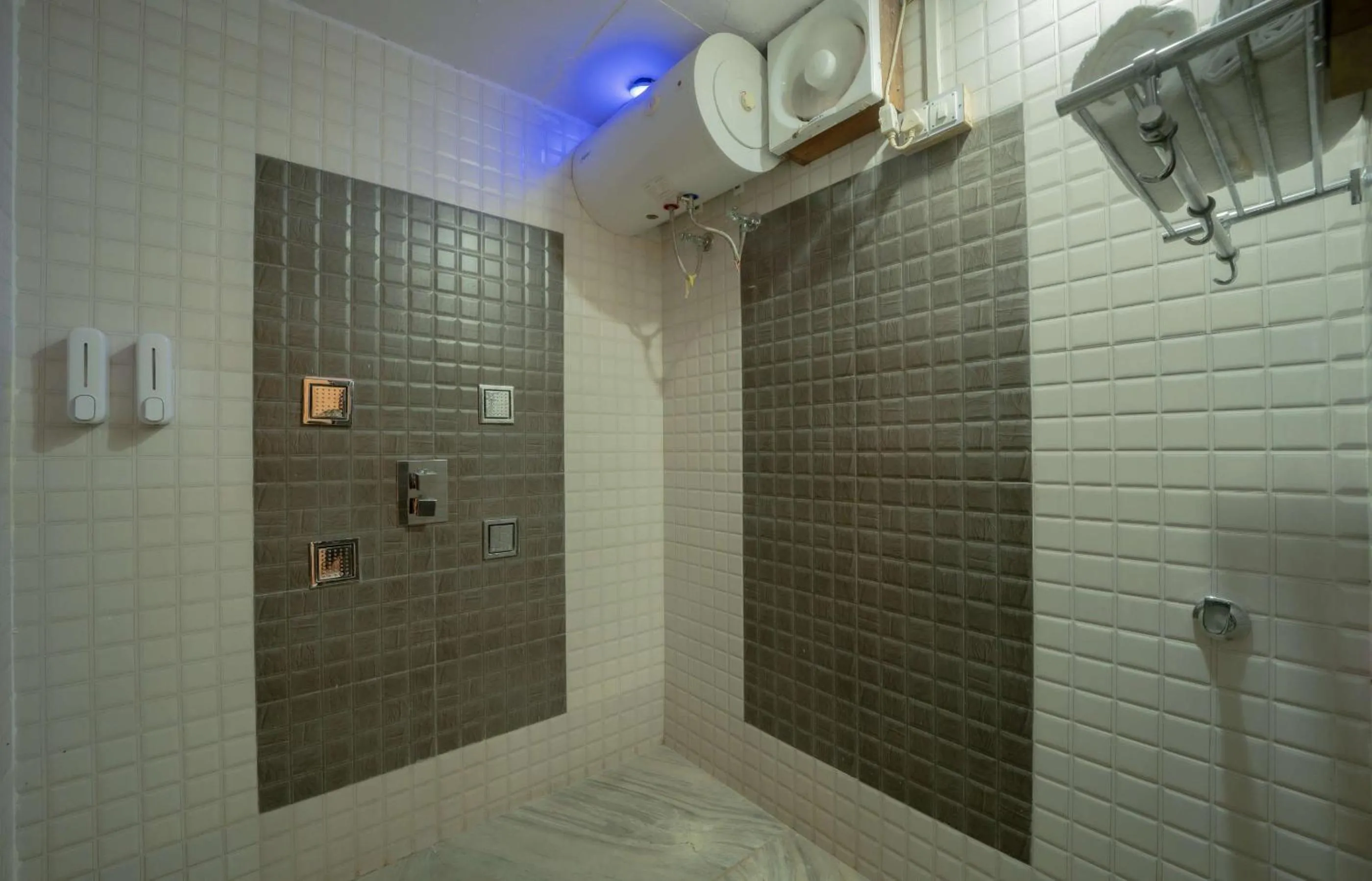 Bathroom in Hotel Shahi Palace Mandawa