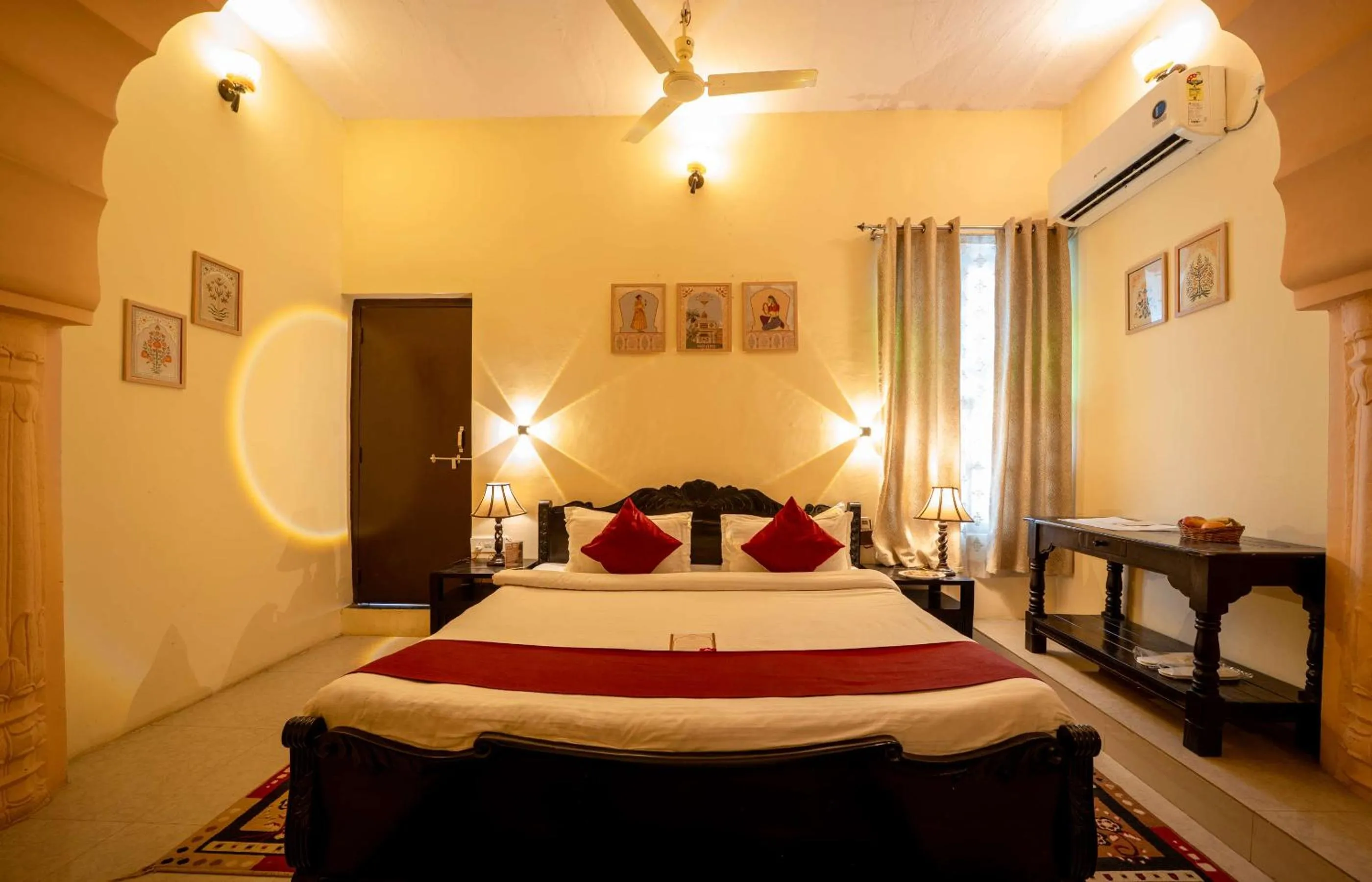 Photo of the whole room, Bed in Hotel Shahi Palace Mandawa