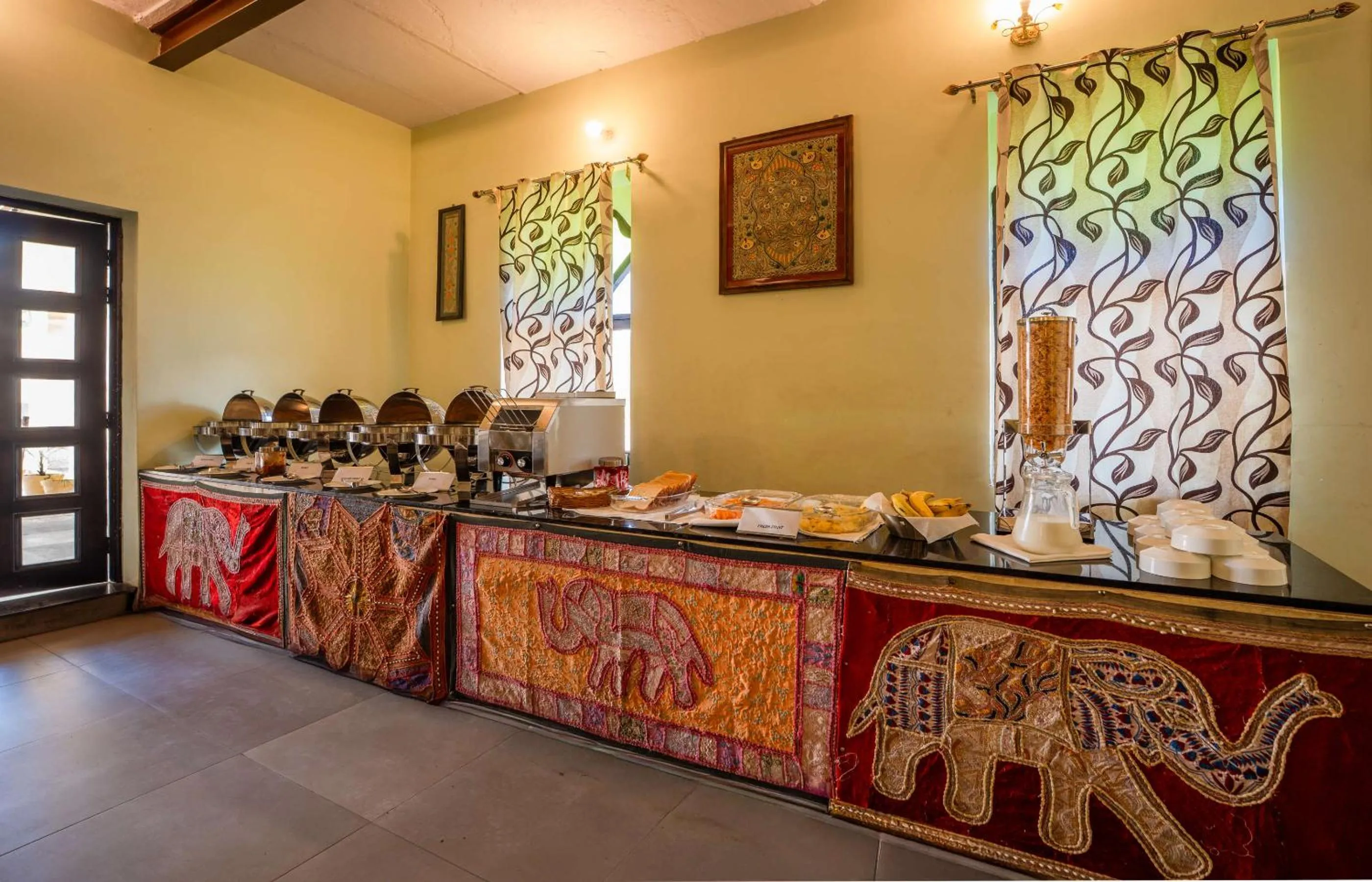 Food and drinks in Hotel Shahi Palace Mandawa