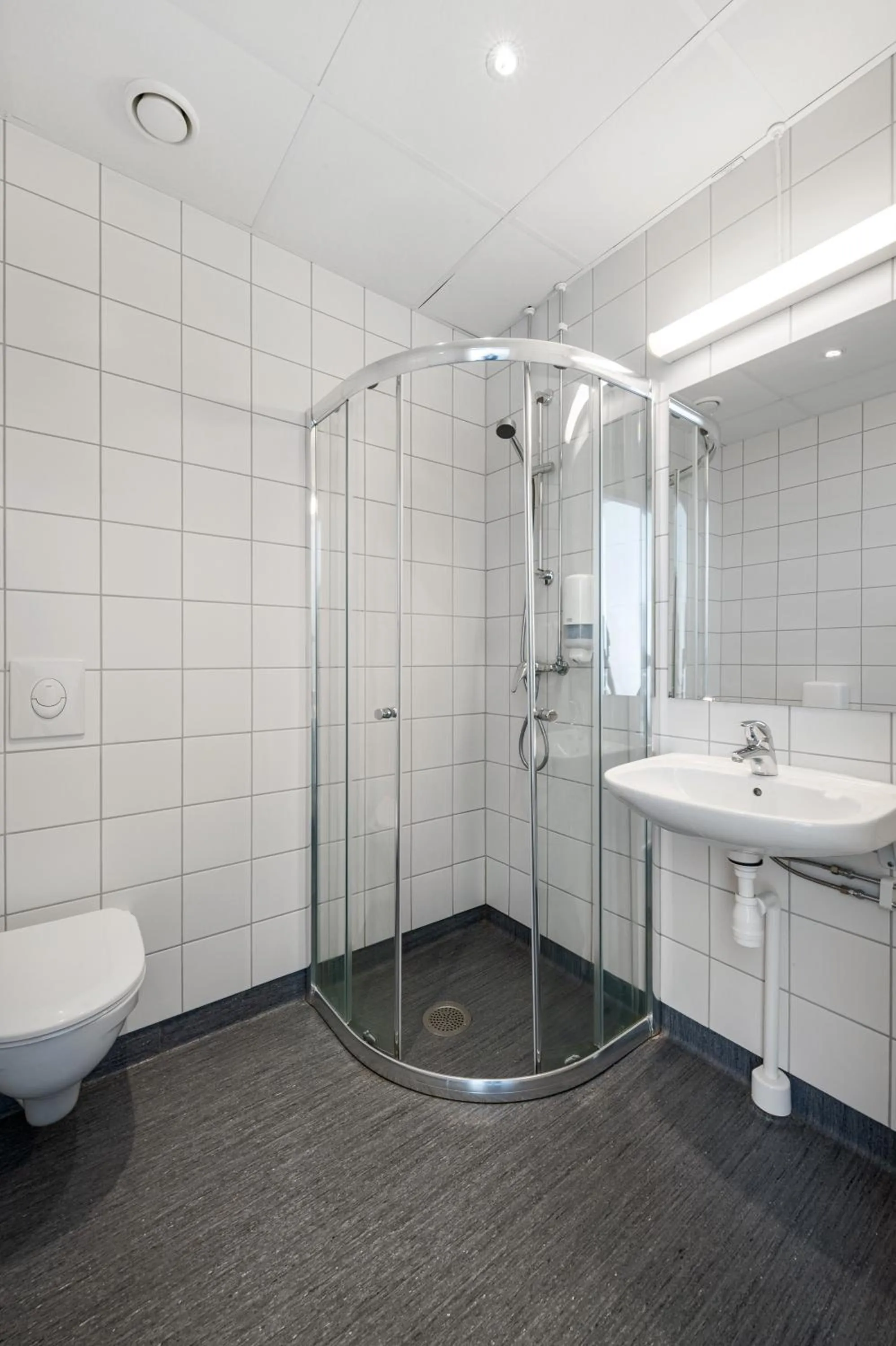 Shower in K7 Hotel Oslo