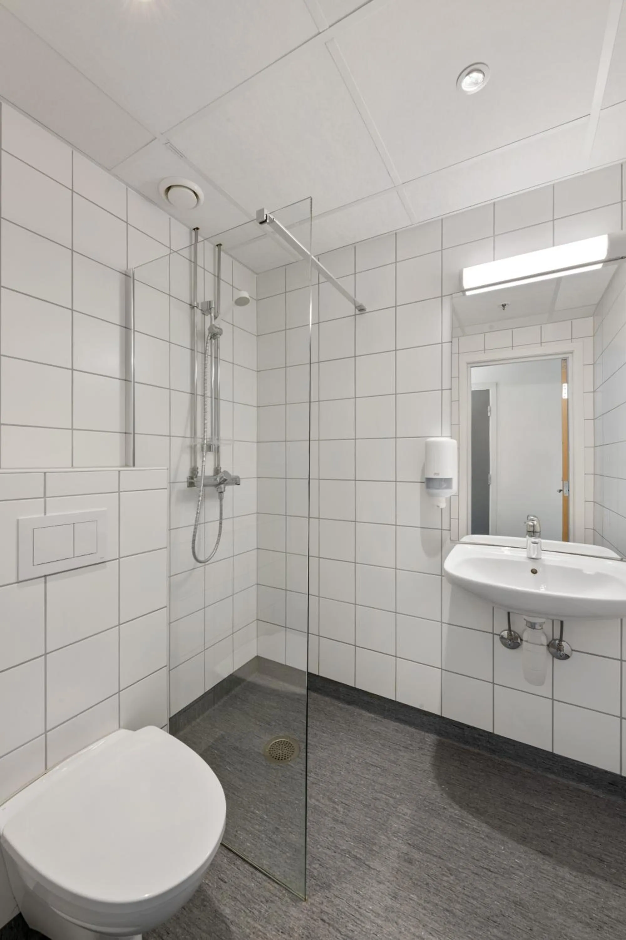 Shower in K7 Hotel Oslo