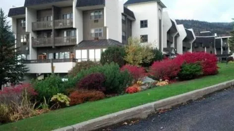 Facade/entrance in The Inn at Bolton Valley