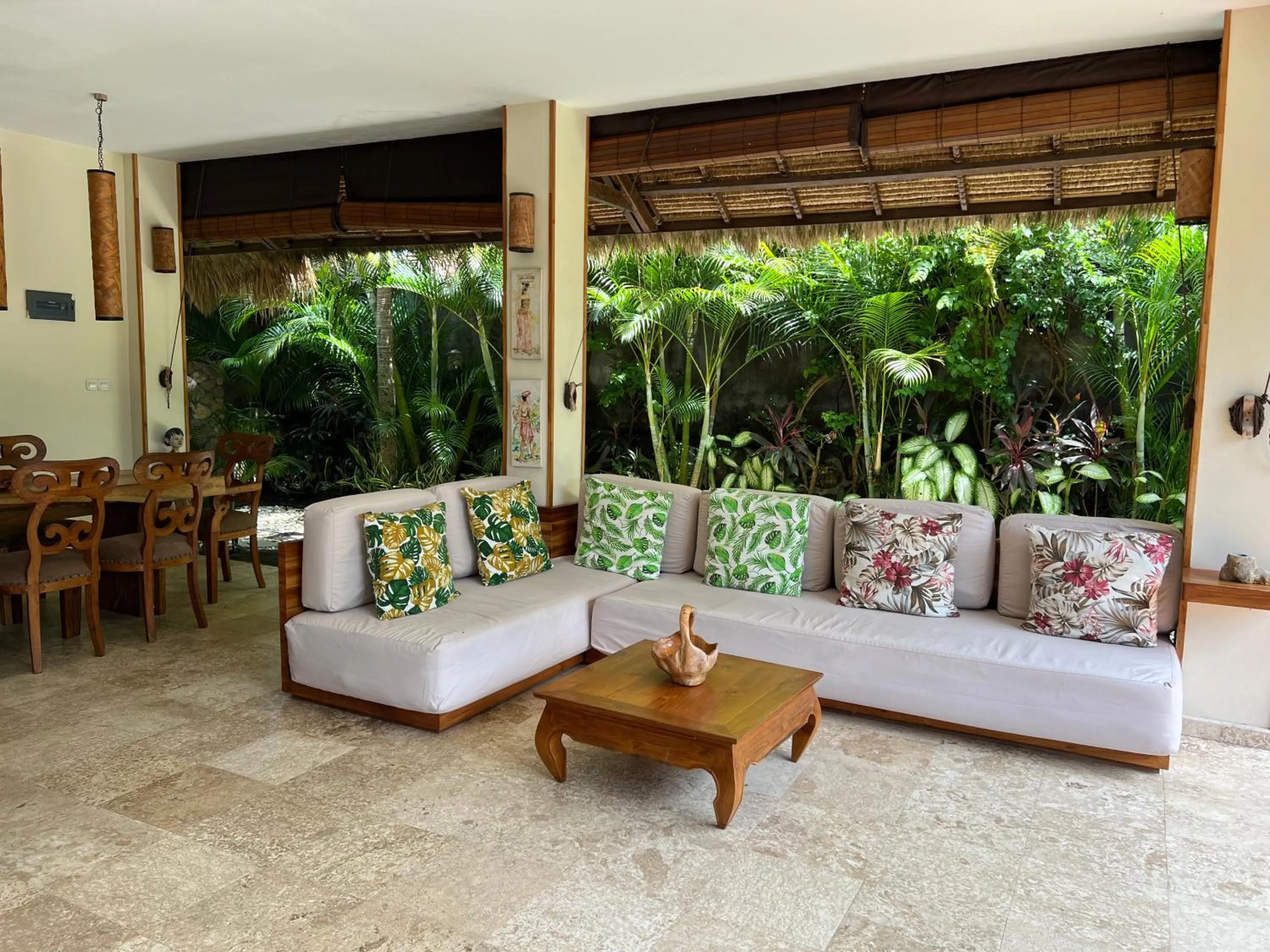 Living room in Breezy Point Villas