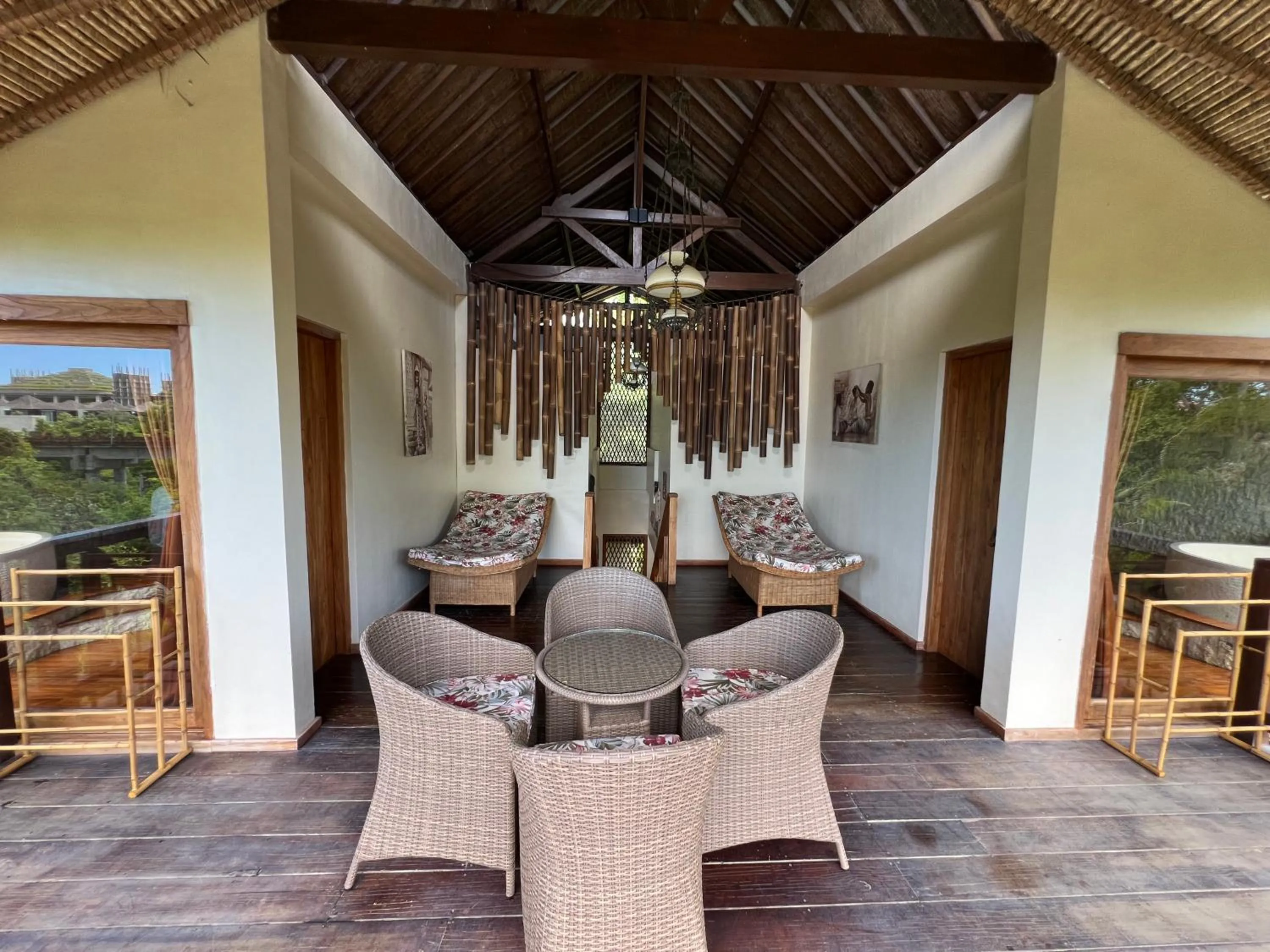 Seating area in Breezy Point Villas
