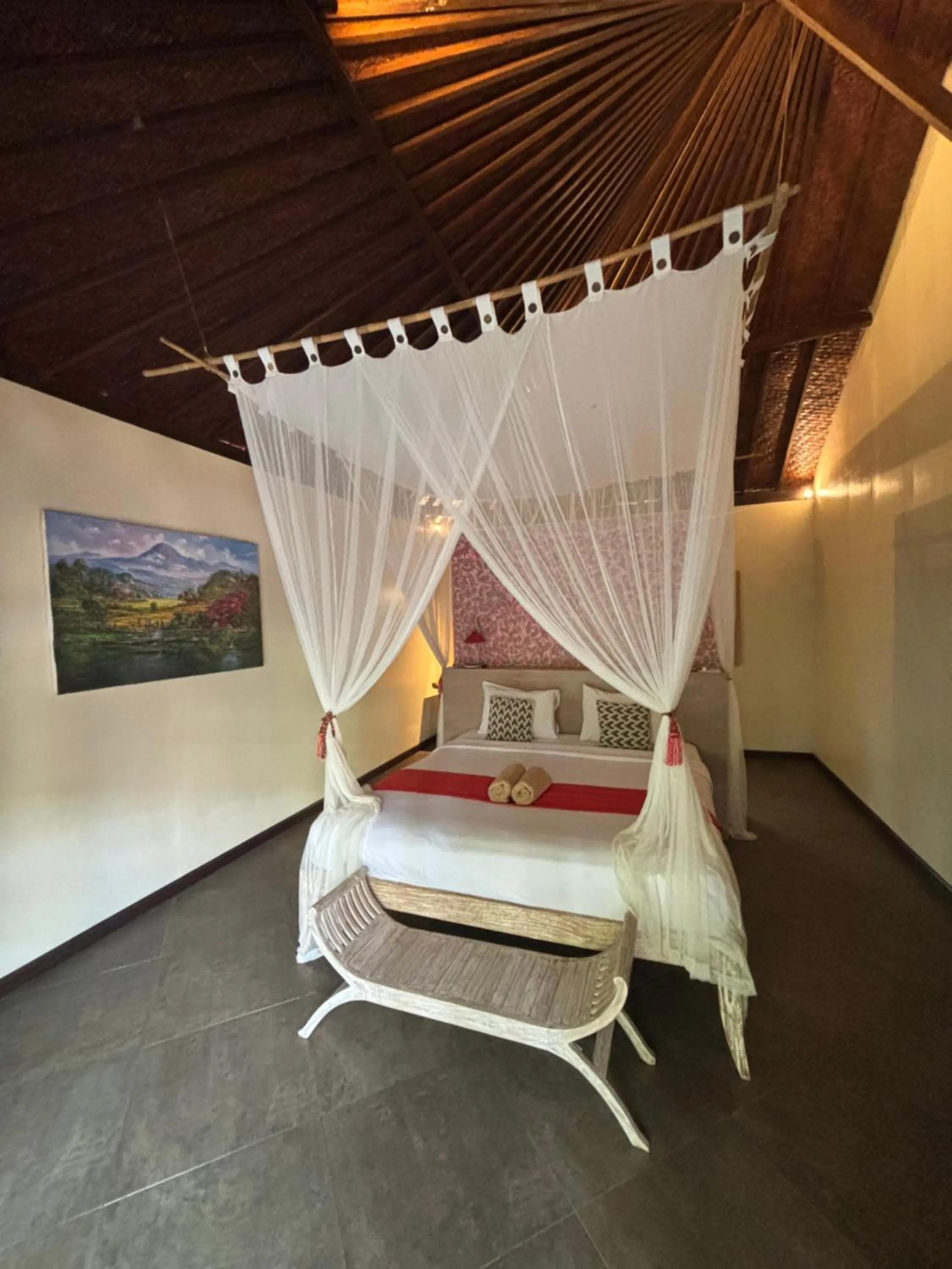 Bedroom, Bed in Breezy Point Villas