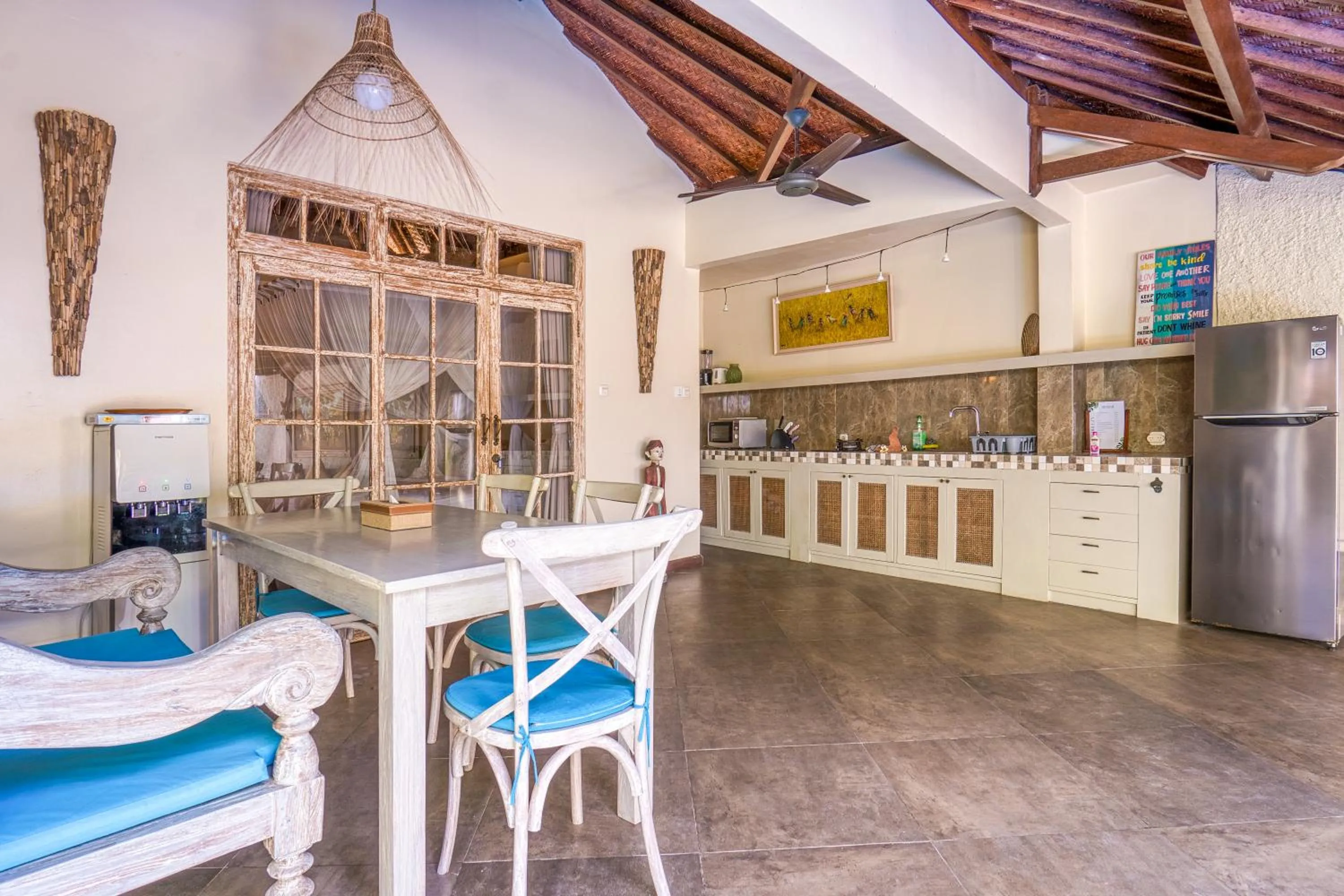 Kitchen or kitchenette in Breezy Point Villas