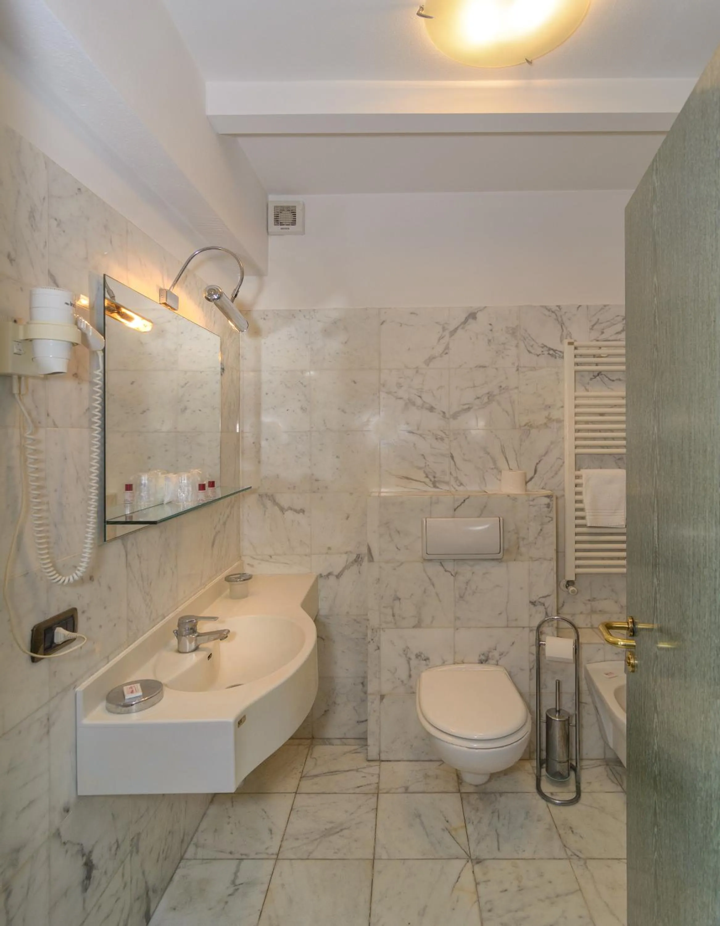 Bathroom in Residence Hotel L'incanto Di Boccadarno