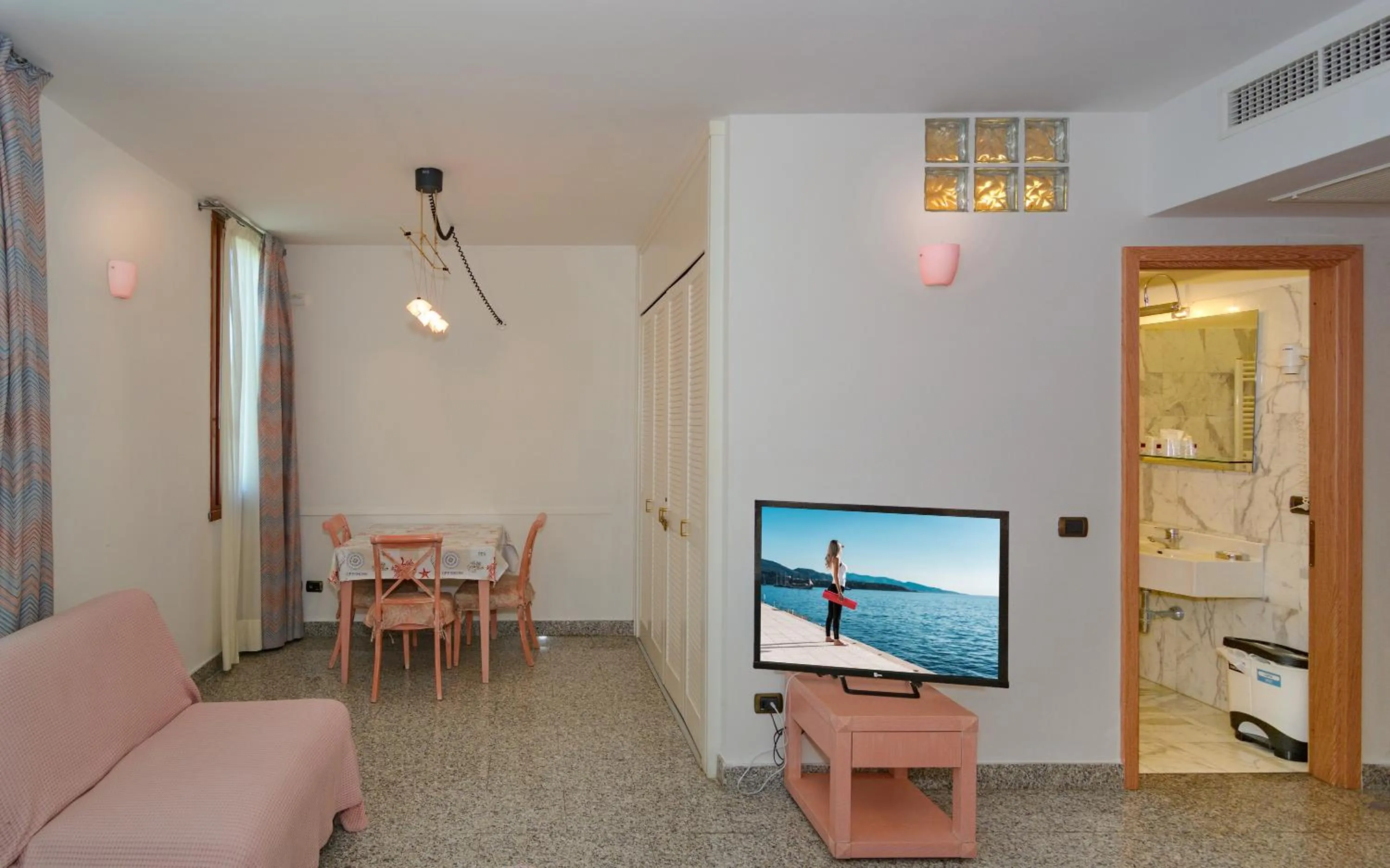 TV and multimedia in Residence Hotel L'incanto Di Boccadarno