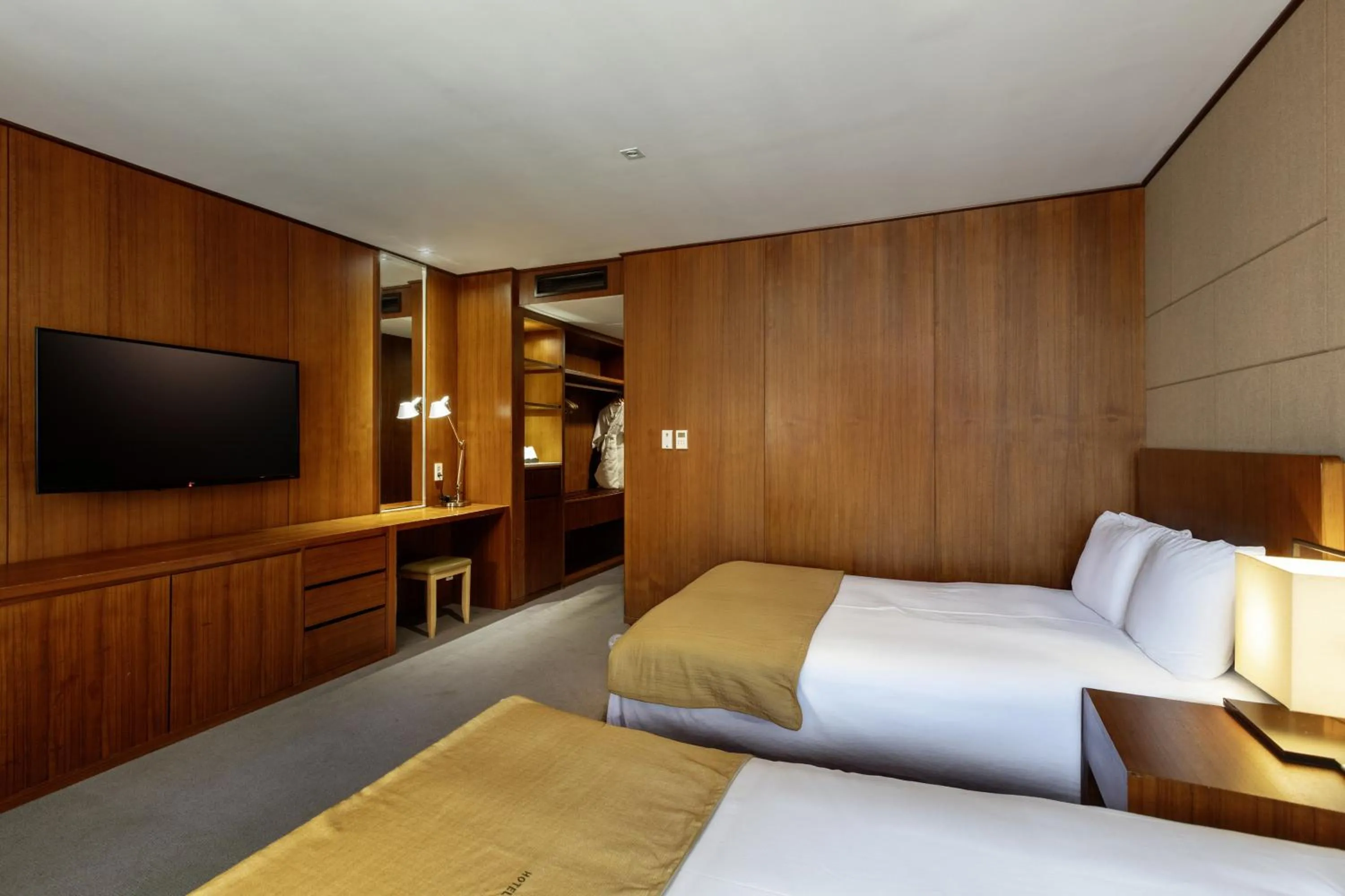 Photo of the whole room, Bed in Hotel Venue-G Seoul