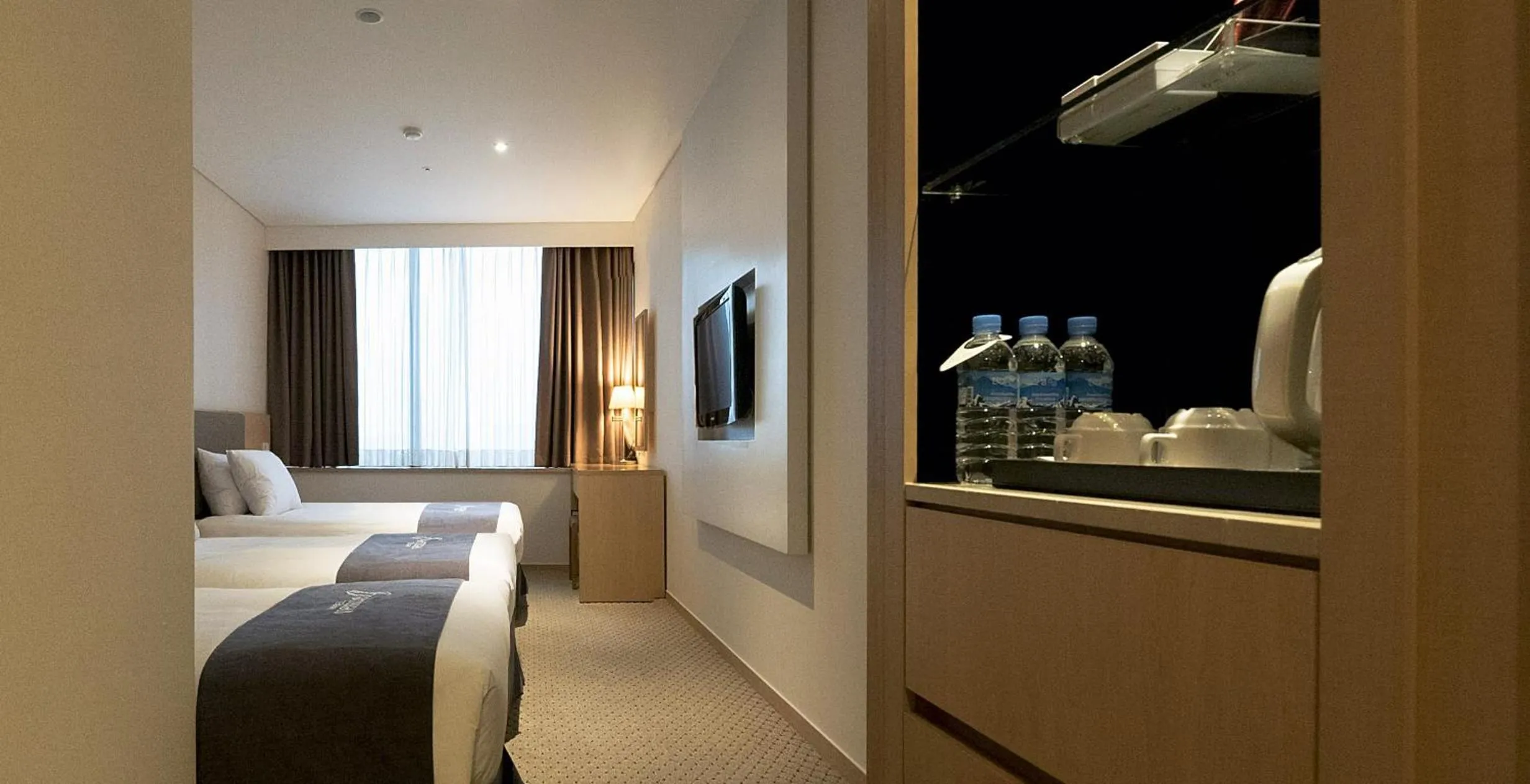 Photo of the whole room, Bed in Hotel Venue-G Seoul