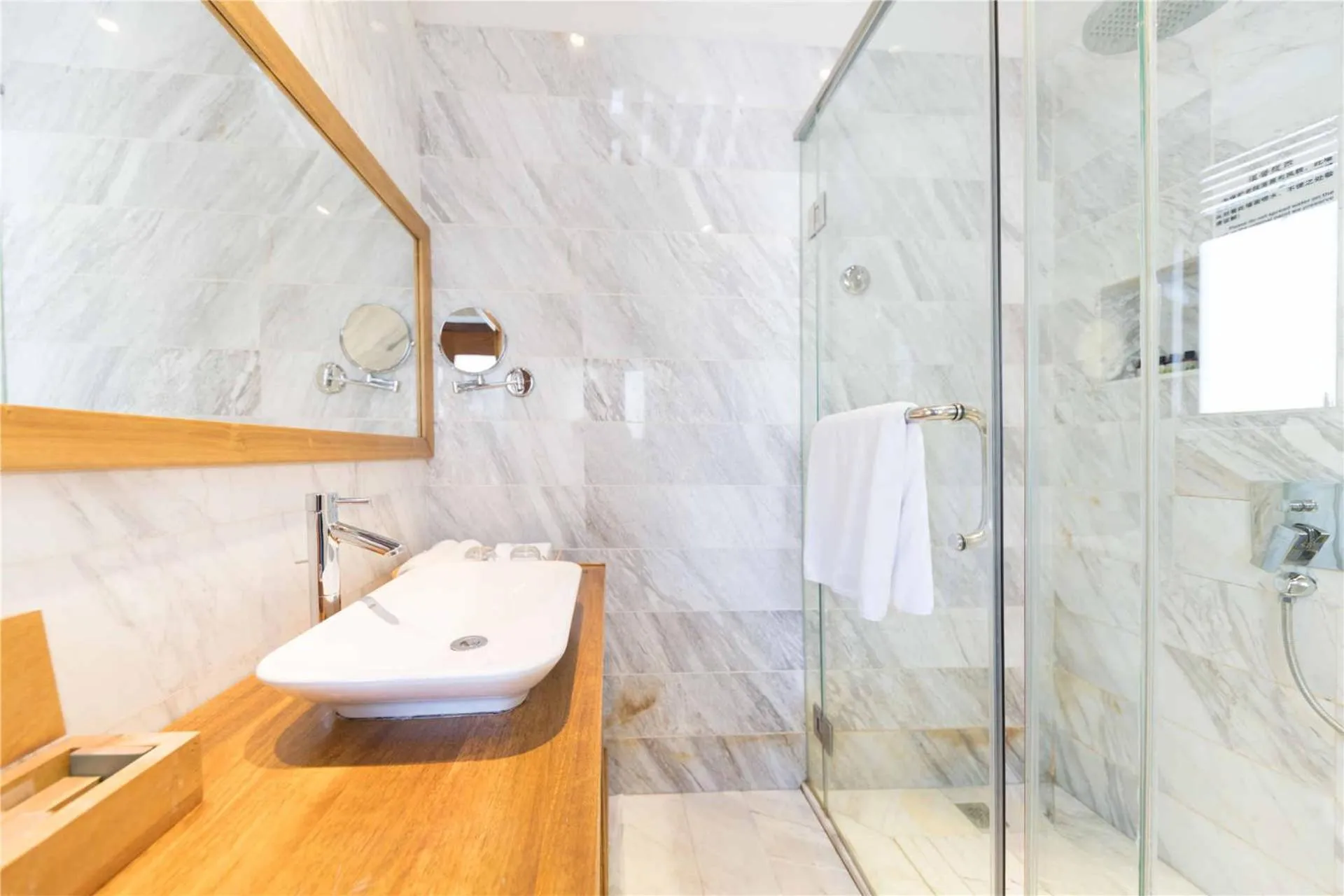 Bathroom in Dali Old Courtyard Boutique Inn